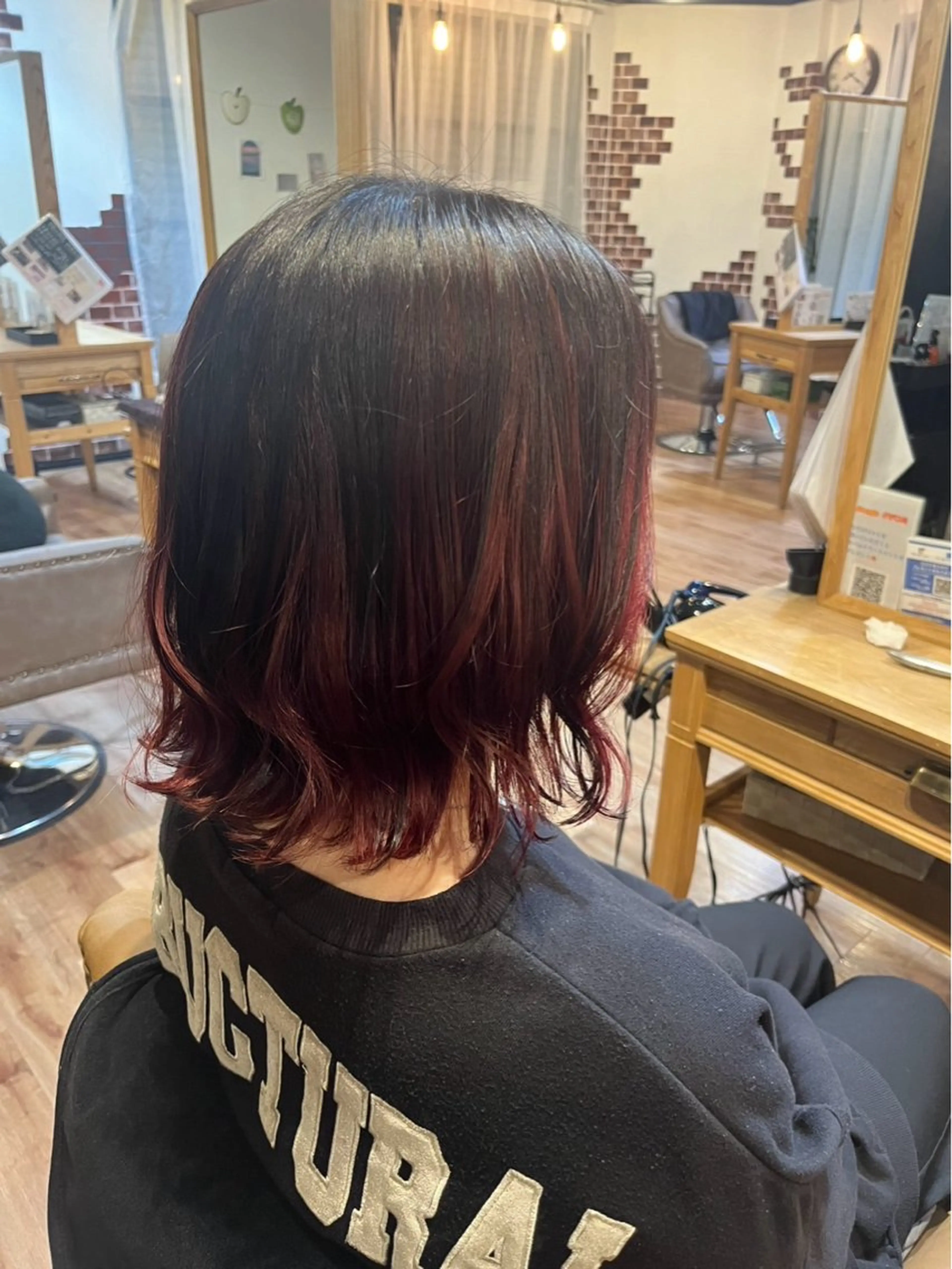 ショート ヘアカラー 高口 小春のヘアスタイル