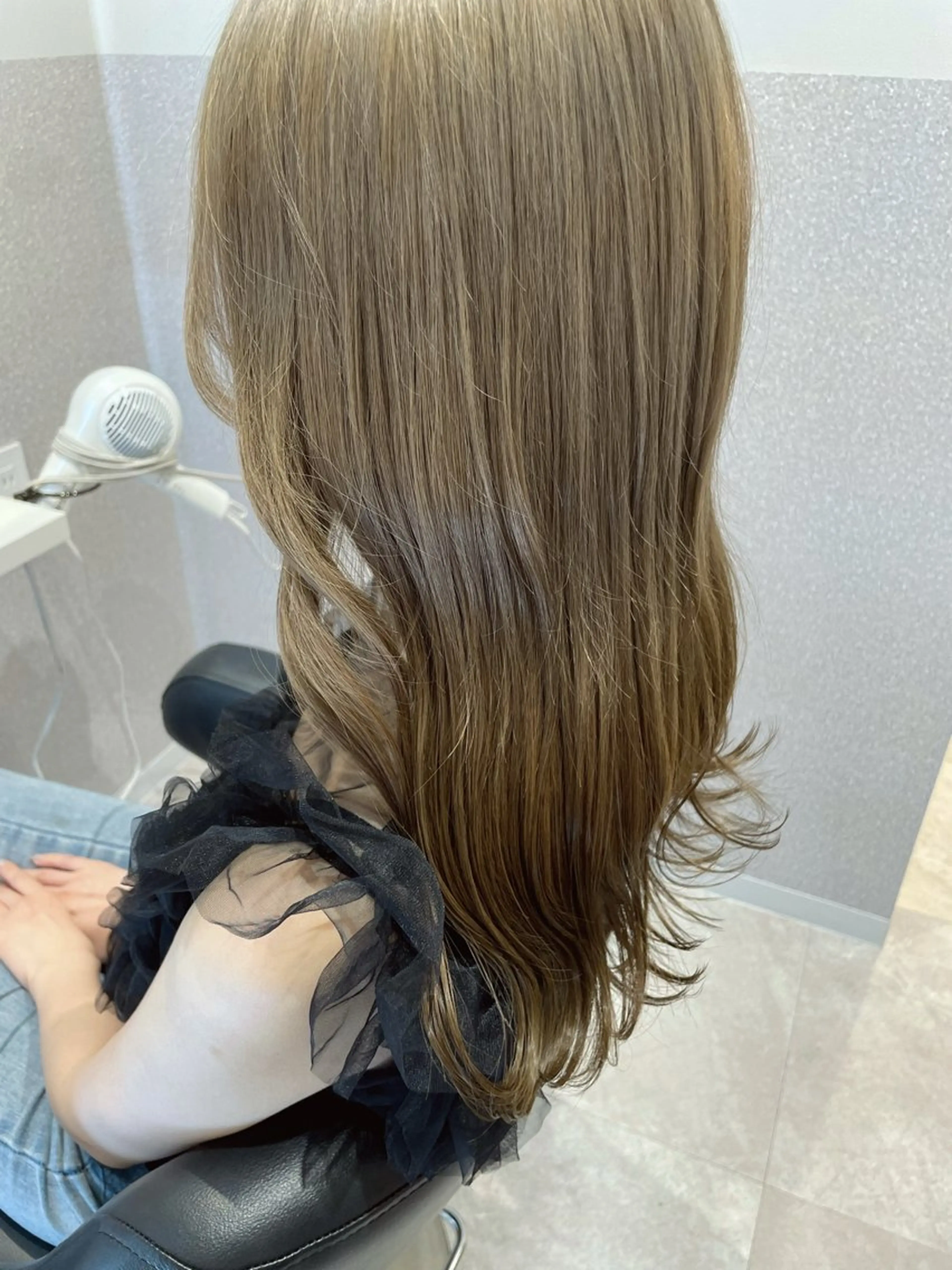 セミロング カラー 女性リピ90%🍨 🩷佐藤みずきのヘアスタイル