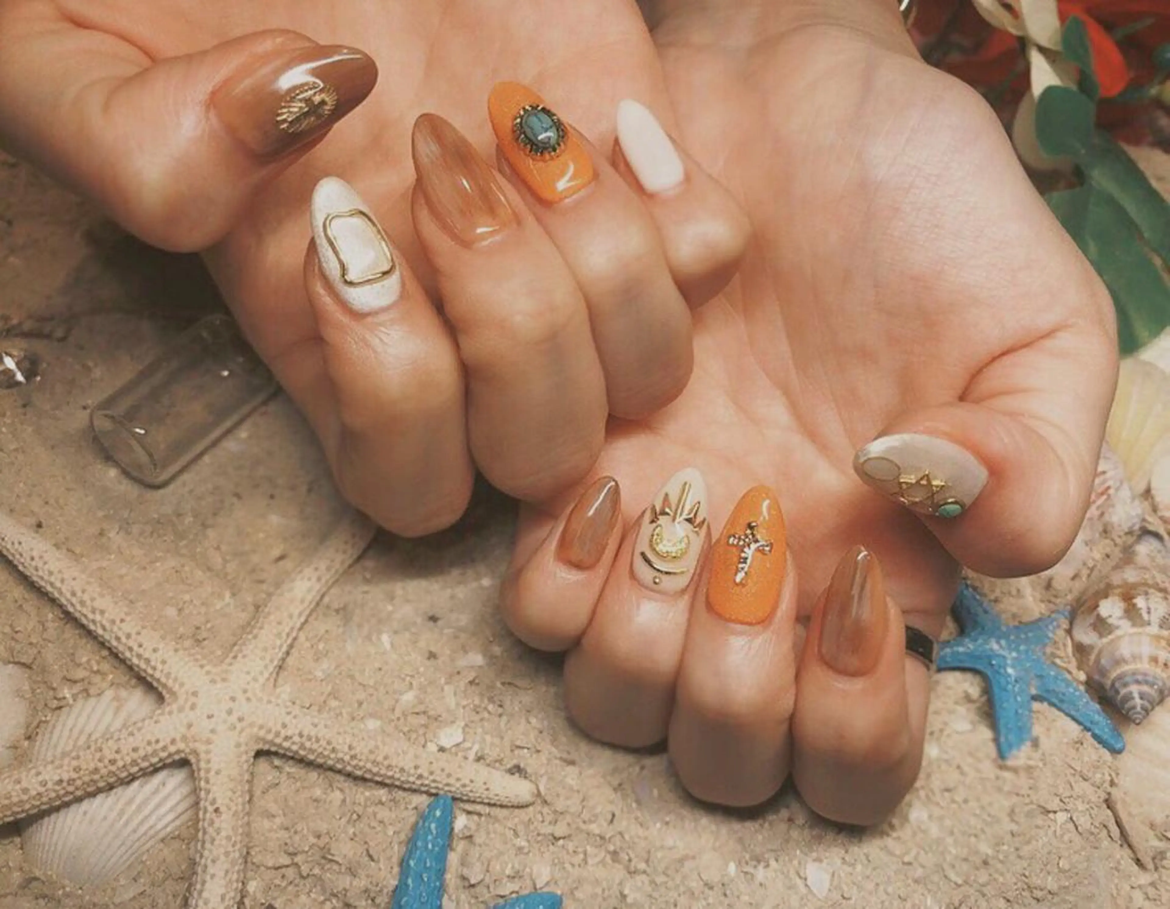 ネイル フットネイル フレンチネイル ジェルネイル ラメ(グリッター) ラメグラデーション NEO Beauty Salon所属・𝐍𝐄𝐎 𝐉𝐔𝐑𝐈のネイルデザイン