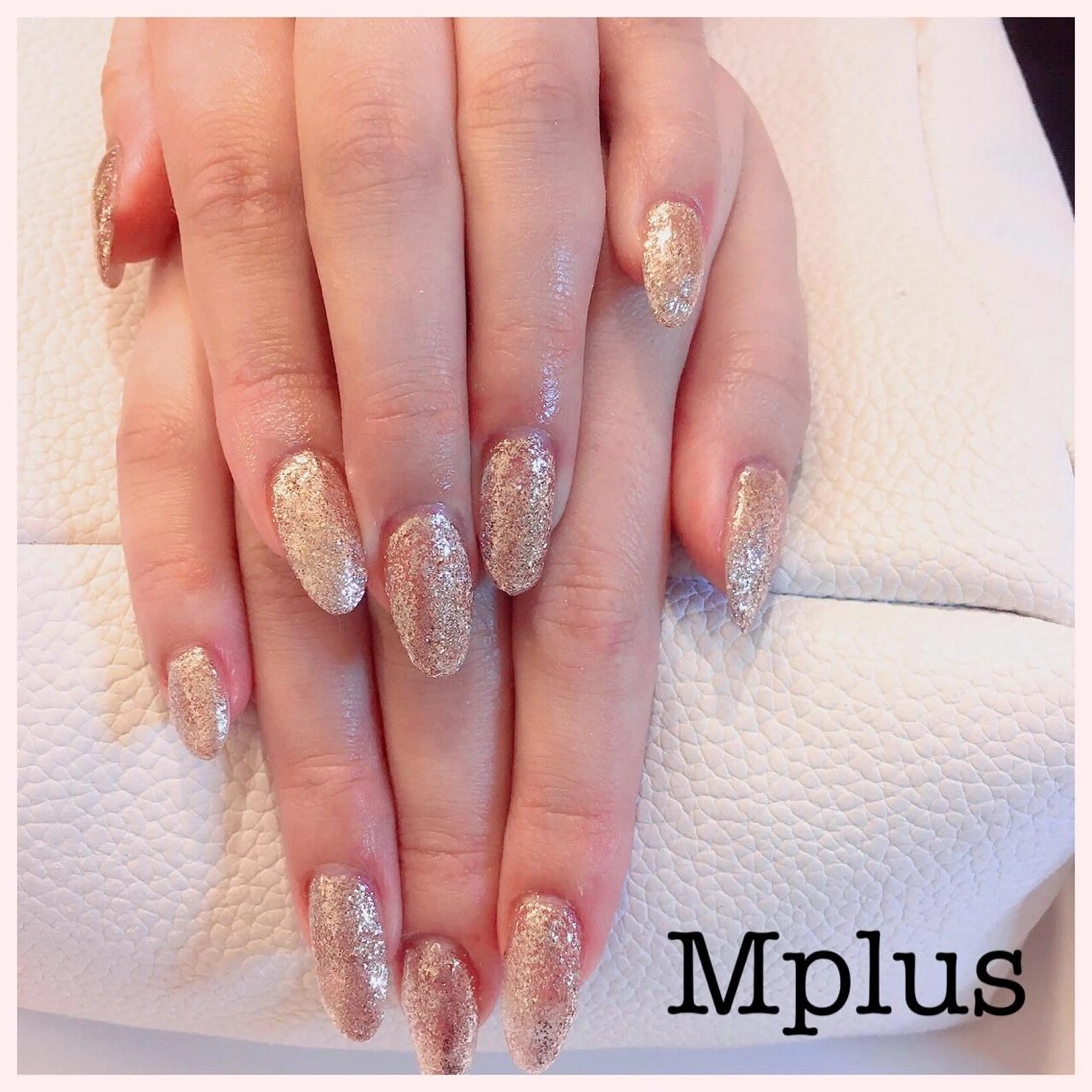 ネイル ゴールド ラメ(グリッター) Mplus miyukiのネイルデザイン