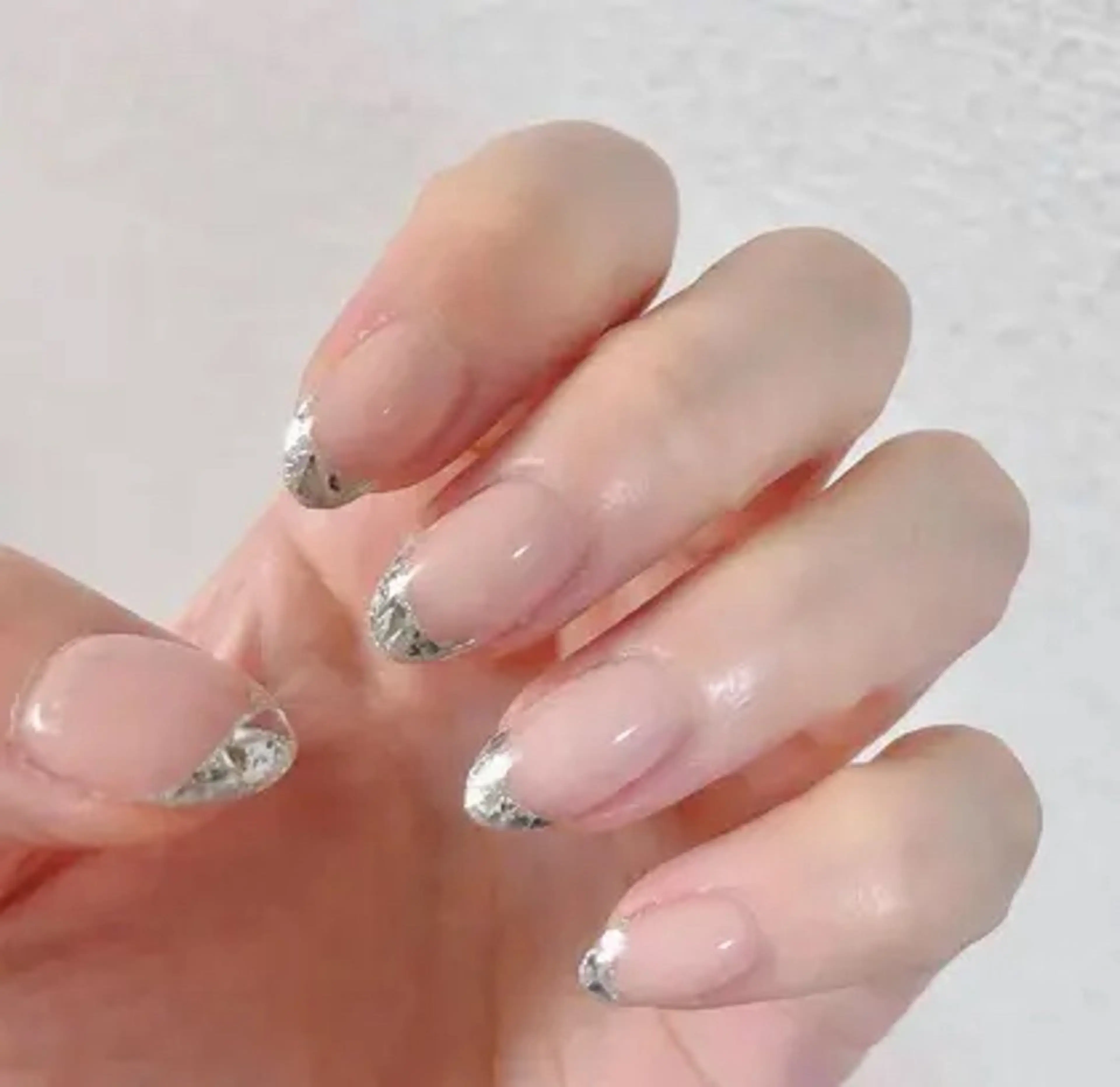 [初回オフ無料]💅ガラスフレンチ🧊（パーツ、長さだしオフ別）の写真