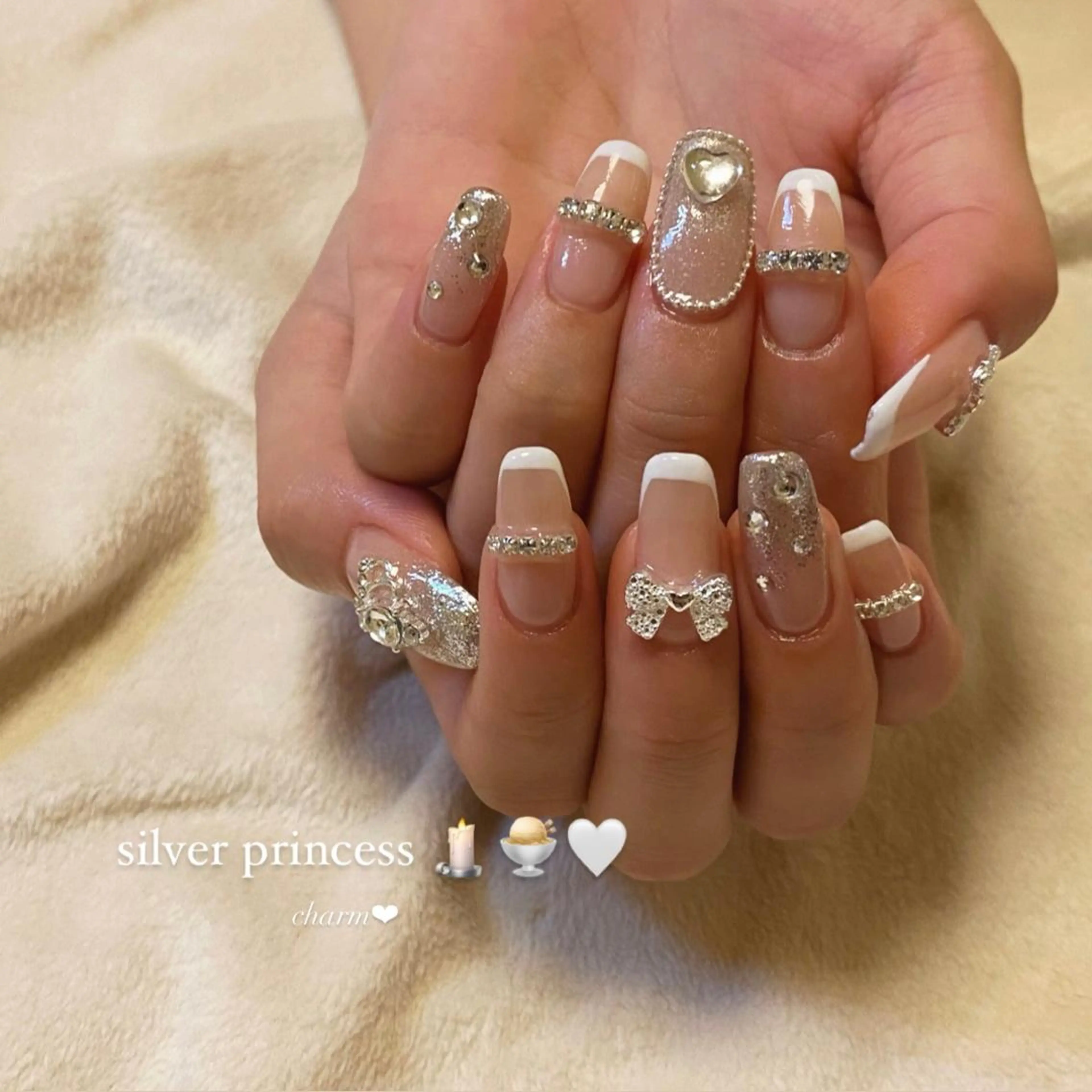 ネイル シルバー nail salon charmのネイルデザイン