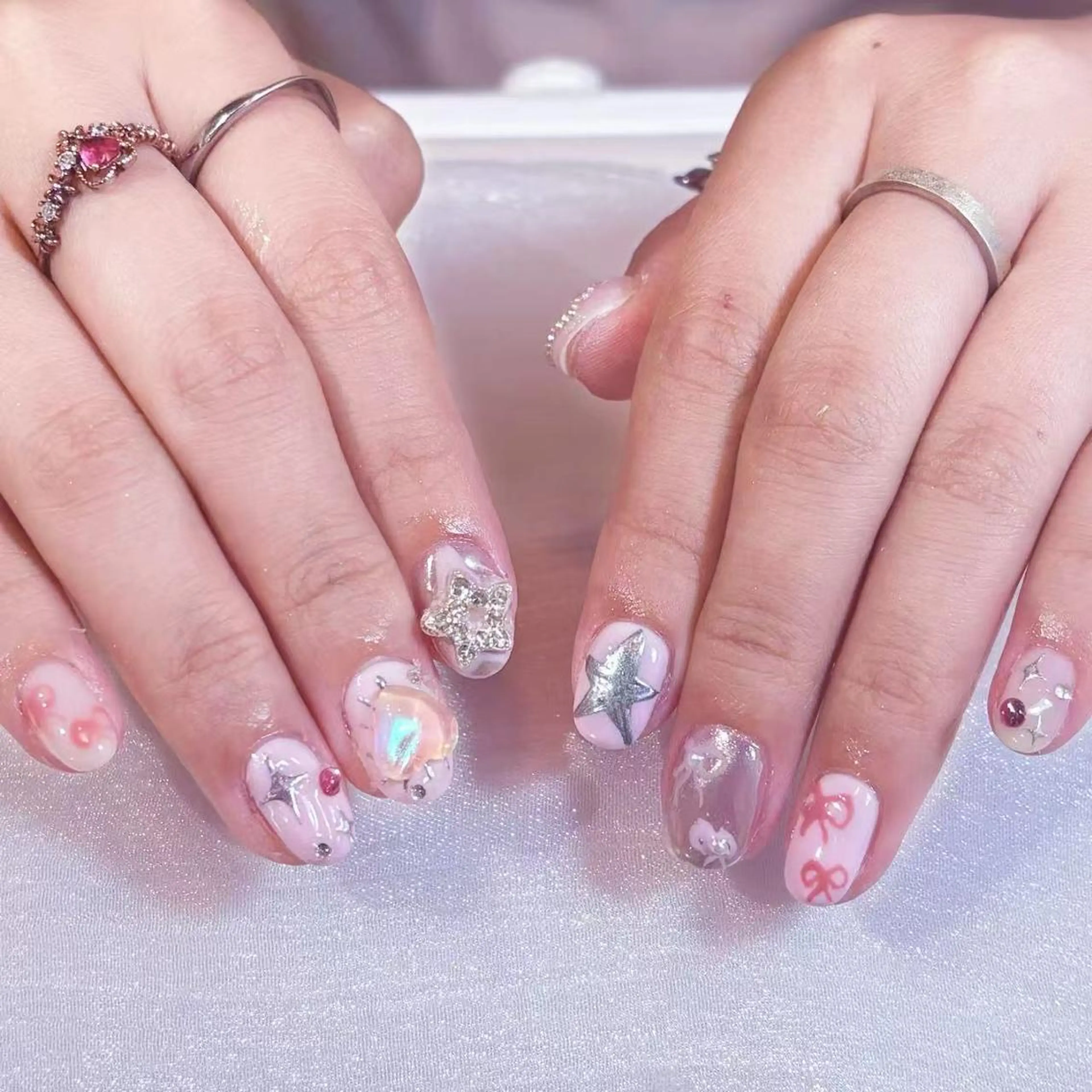 ネイル アートネイル オーロラネイル ガーリー キラキラネイル 韓国ネイル ハンドネイル DIANMOND NAIL🌸のネイルデザイン