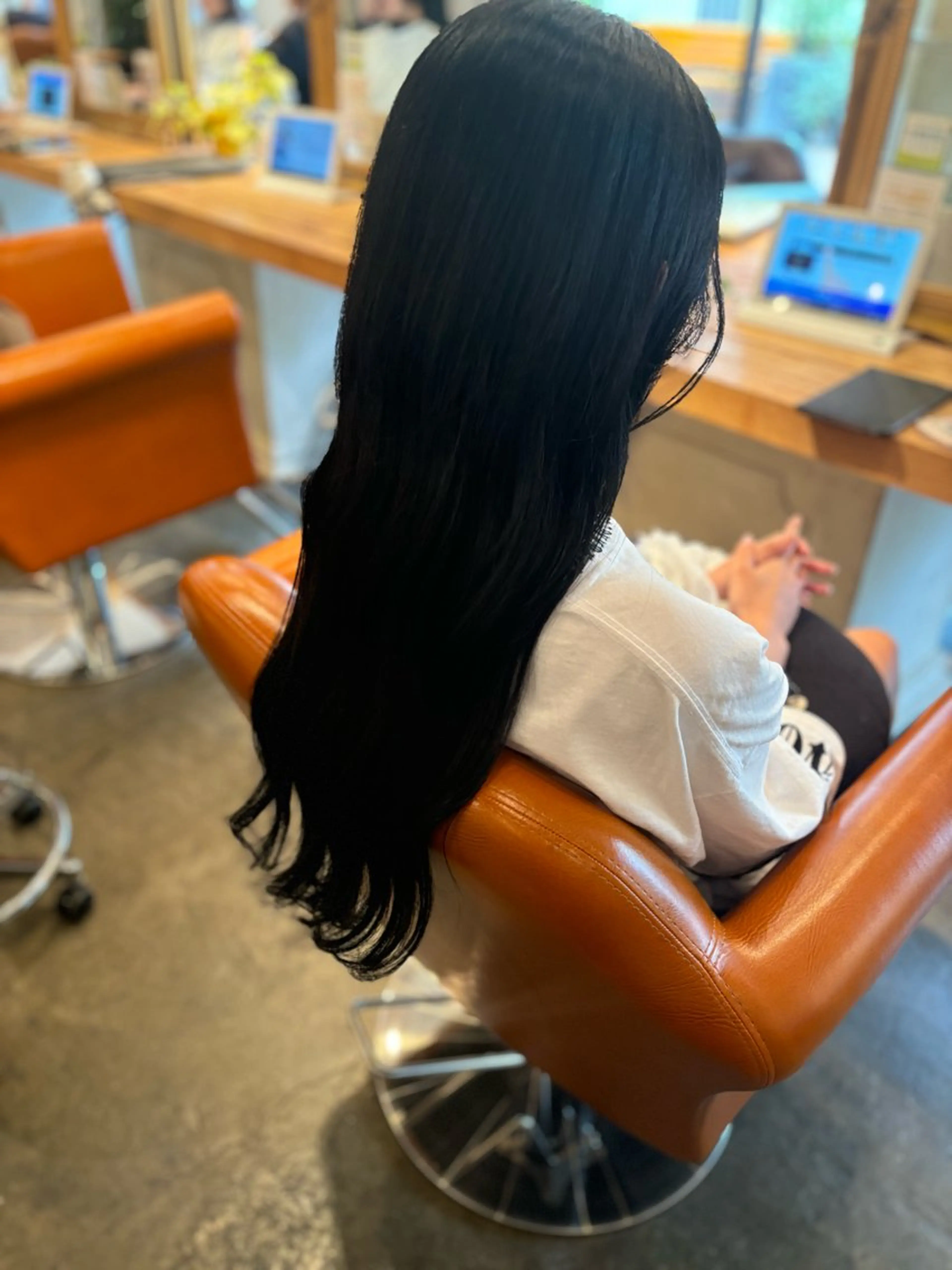 ロング カラー 黒髪 ブルーカラー ブルーブラック 髪質改善カラー ブラウン🤎YUMEのヘアスタイル