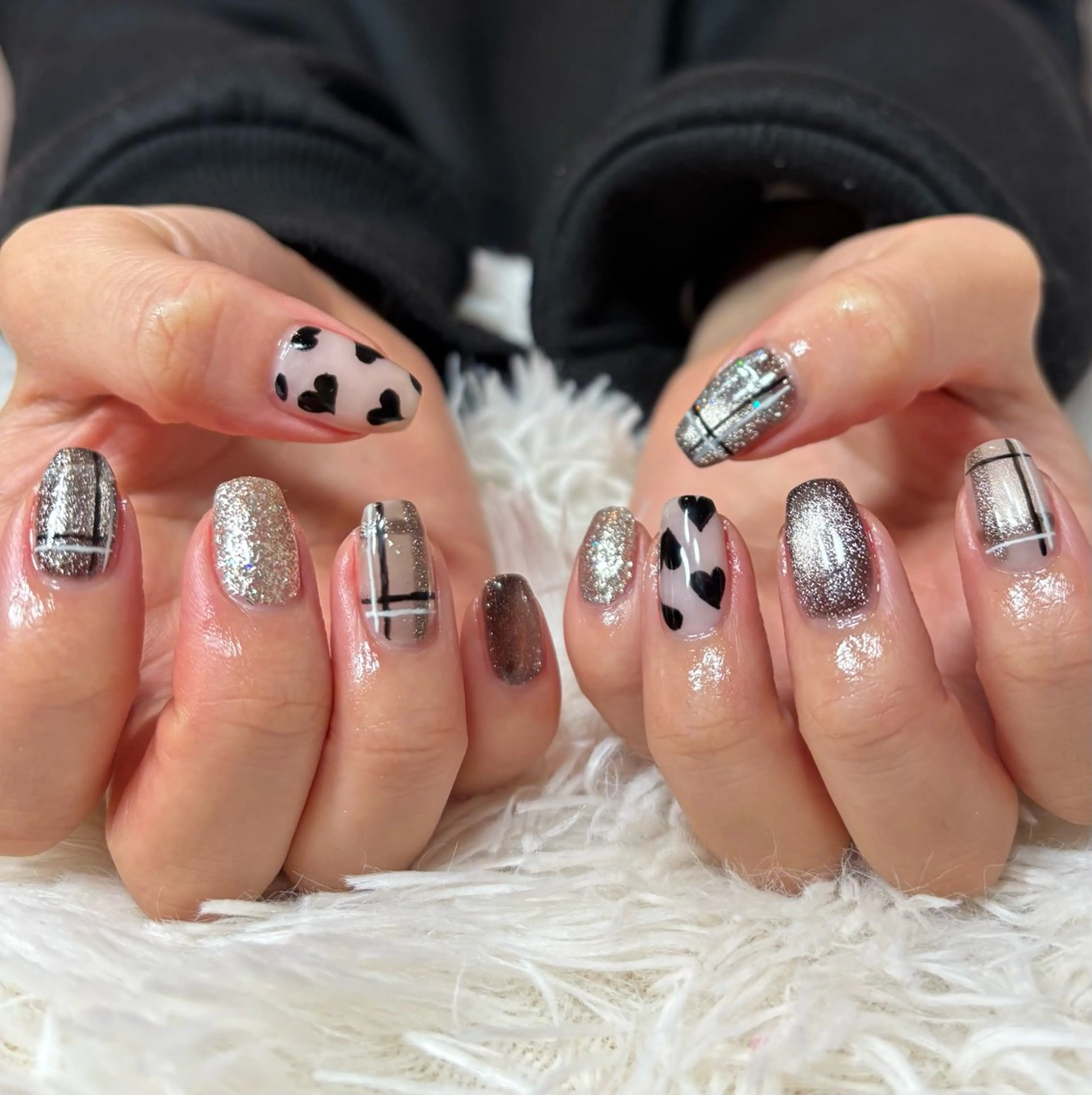 ネイル ブラウン ハート マグネットネイル バレンタイン 冬ネイル ハンドネイル LUANA n'sのネイルデザイン