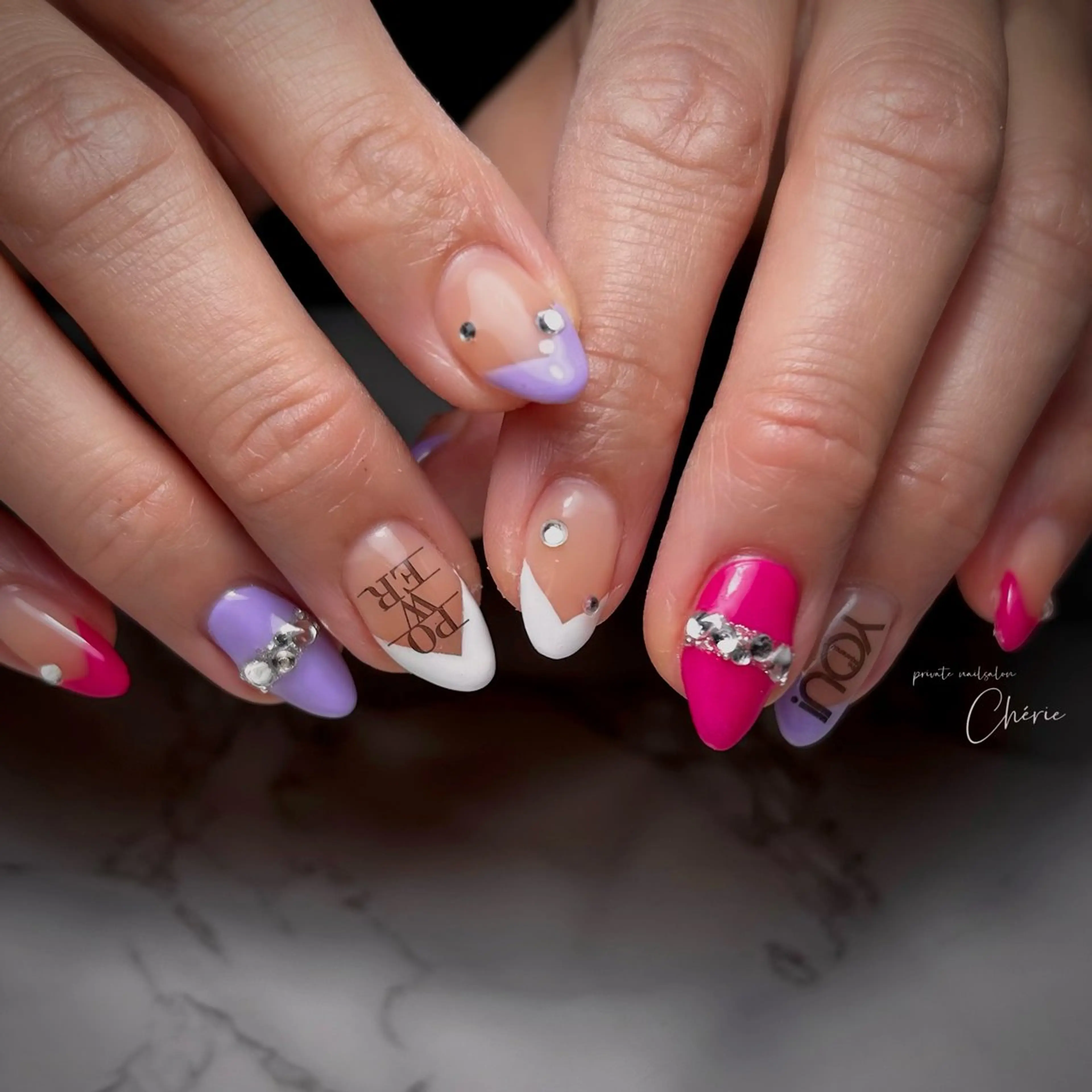 ネイル nailsalon Chérie by Raika所属・nailsalon Chérieのネイルデザイン