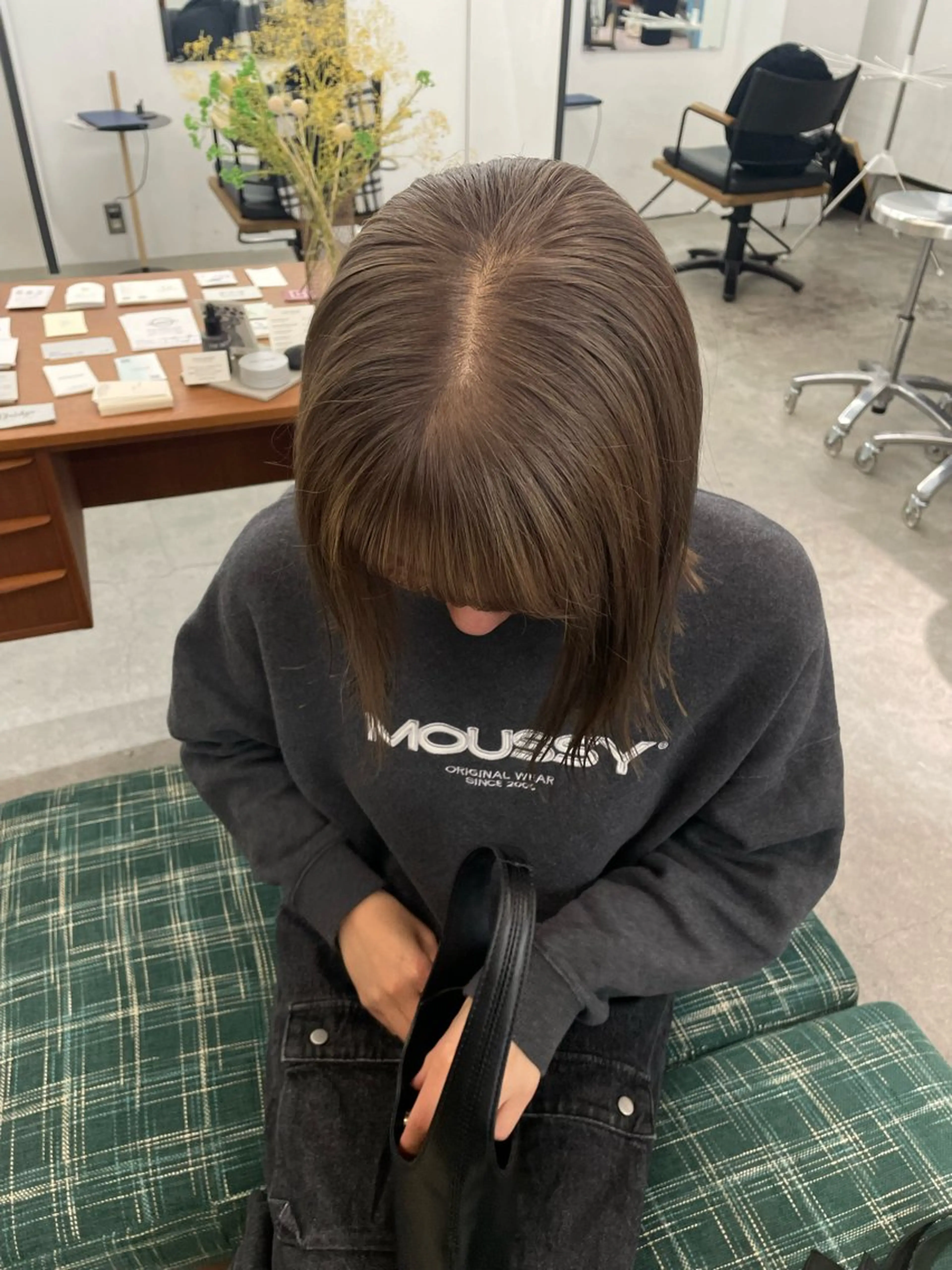 ミディアム カラー ベージュカラー パーマ、ボブ、透明感 カラー、小須田ゆあのヘアスタイル