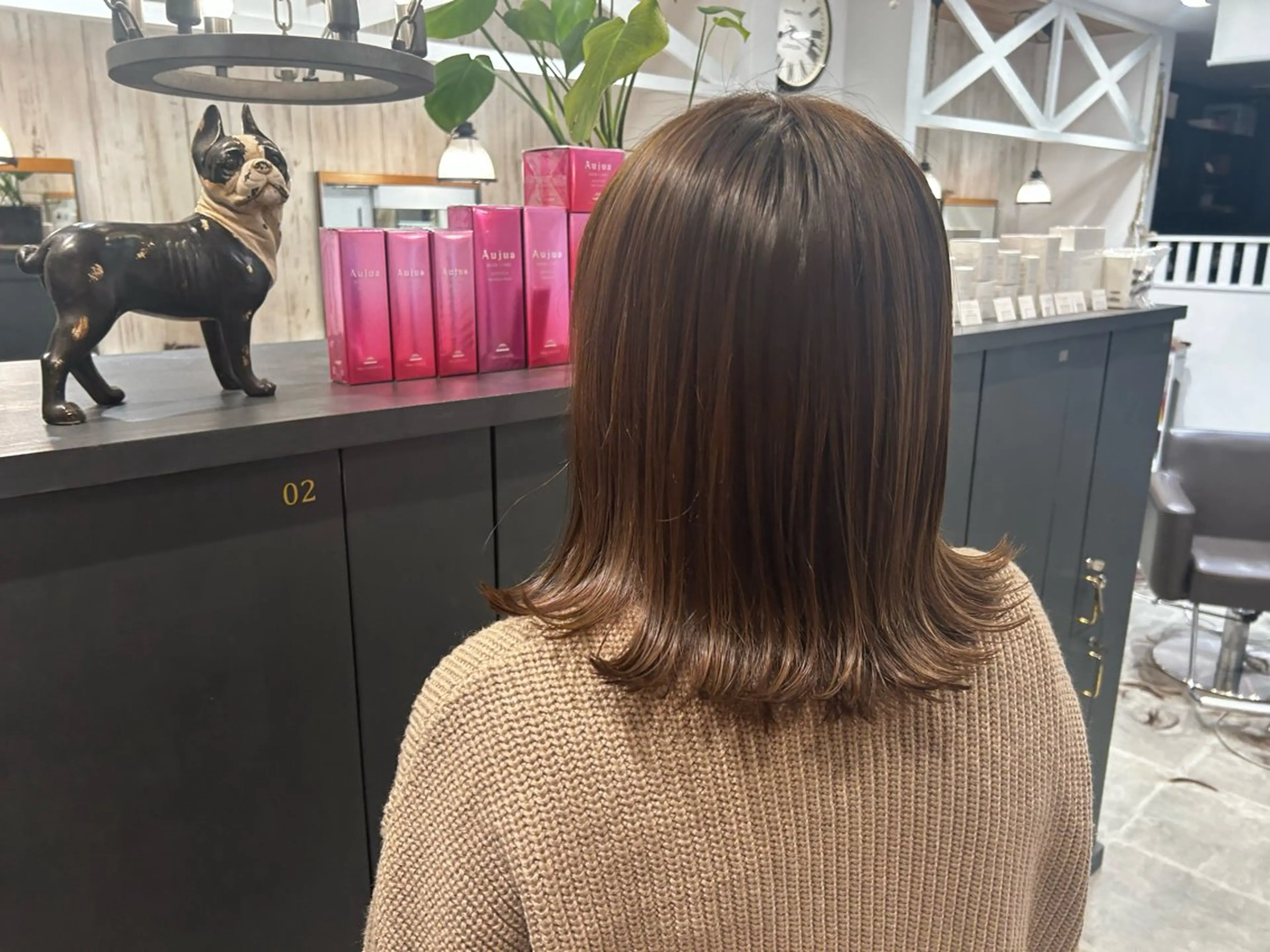 セミロング 外ハネヘア 大槻 ハルカのヘアスタイル