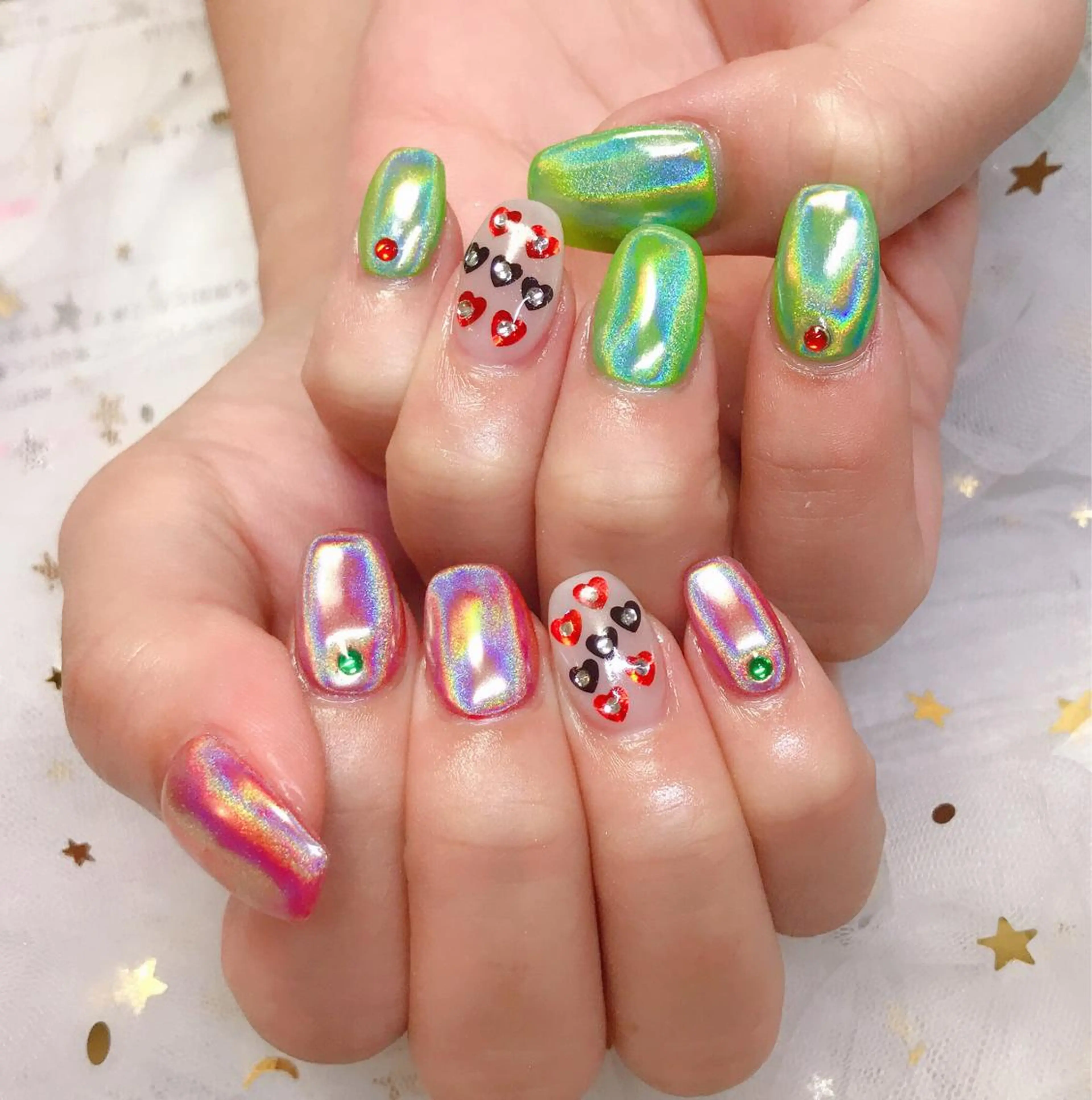 カラー ネイル ユニコーンカラー アートネイル グリーン 赤色 スカルプネイル Q Free nailsのネイルデザイン