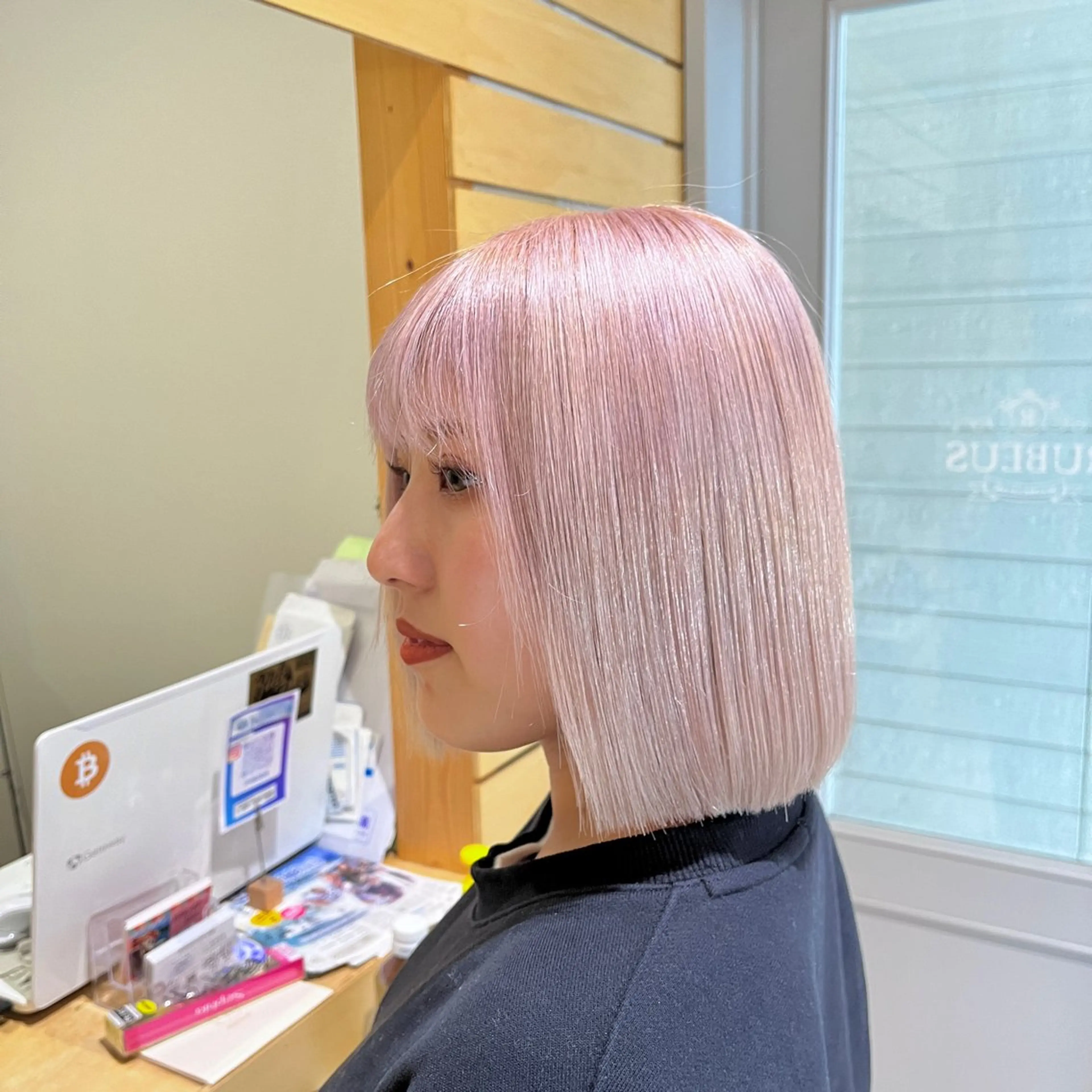 ショート カラー ブリーチ ヘアカラー トリートメント RUBEUS【ルベウス】所属・✨艶々カラー🎨 杉本賢人のヘアスタイル