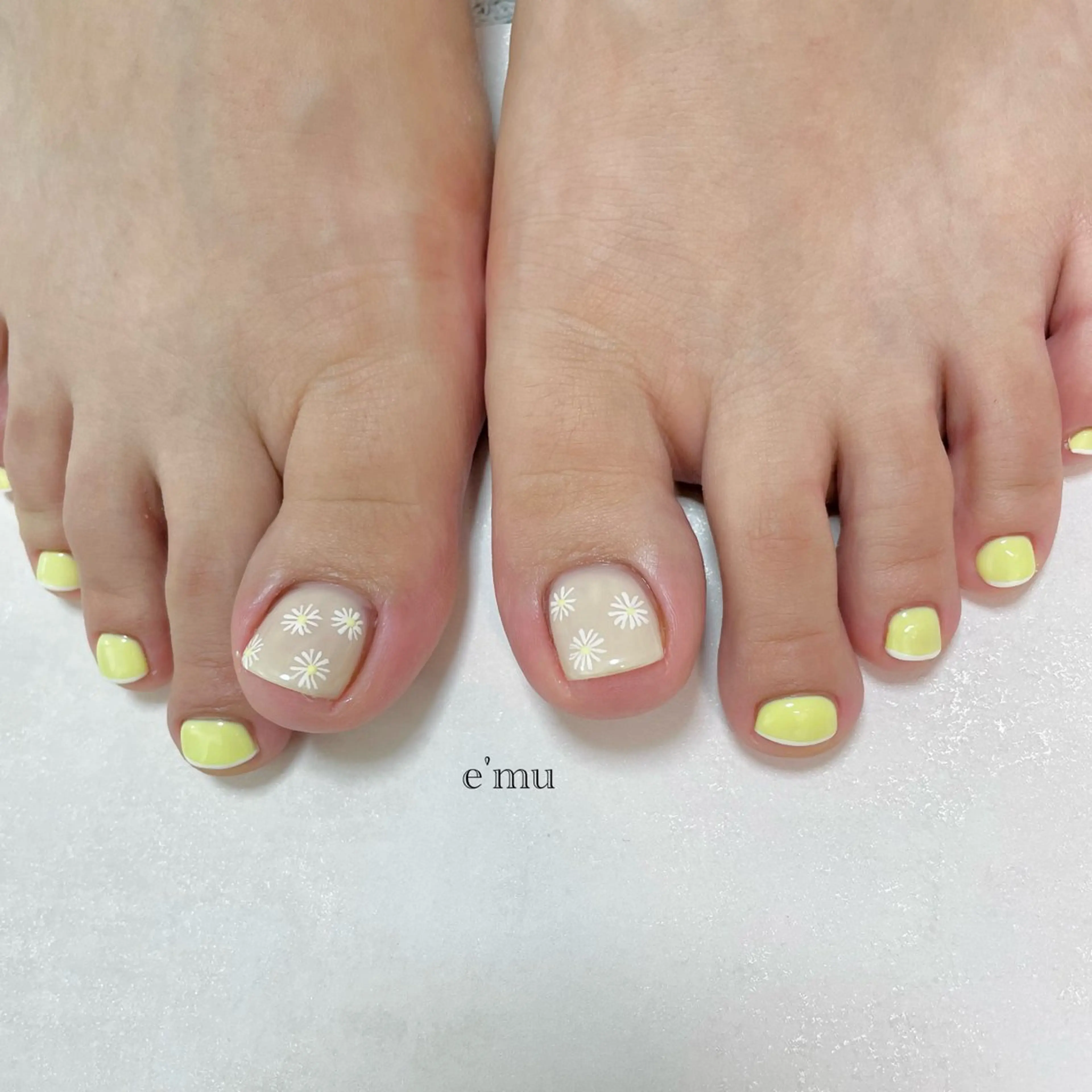 ネイル フラワーネイル フットネイル ハンドネイル フットネイル nail salon e'mu💐のネイルデザイン