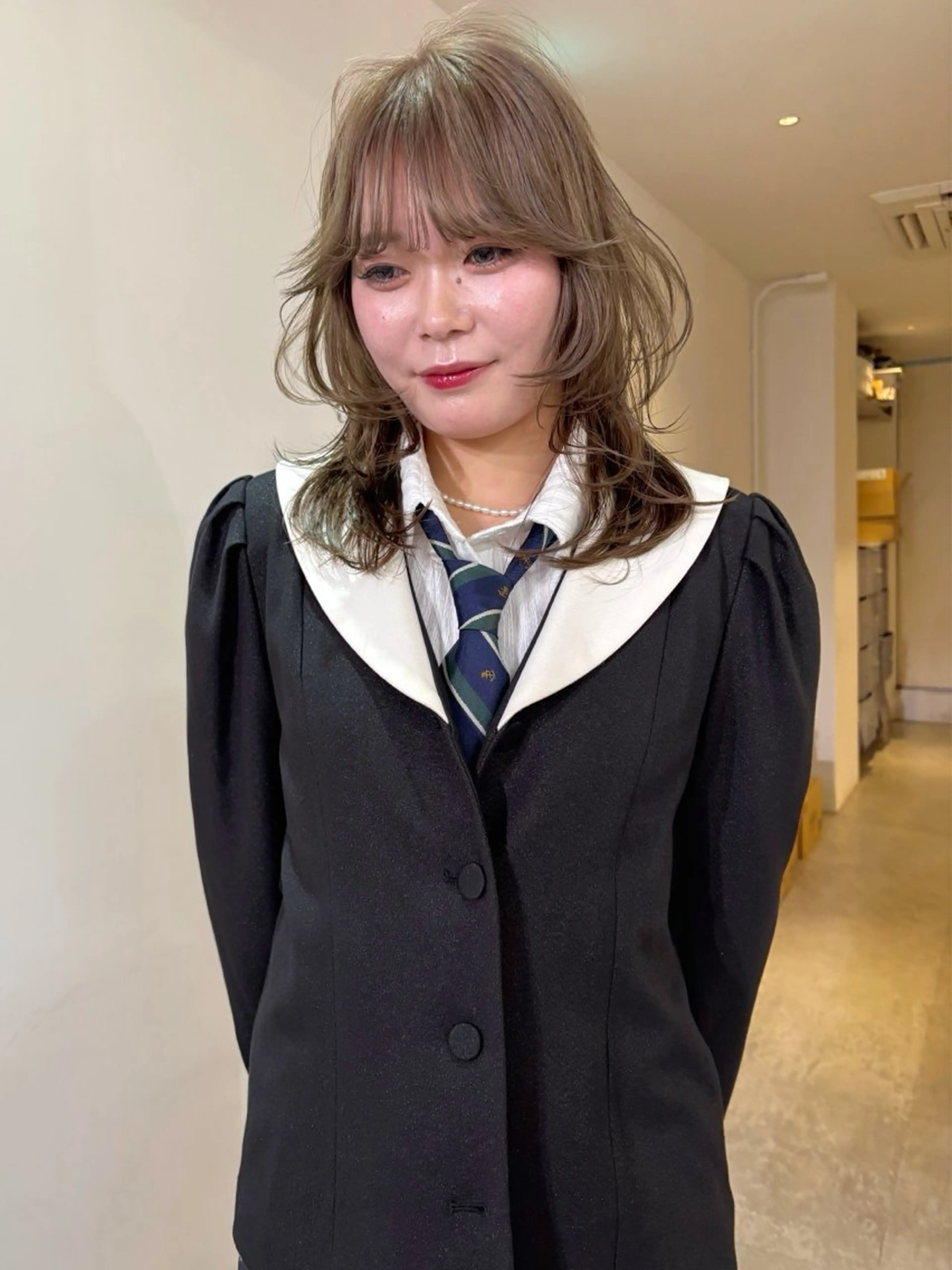 ミディアム カラー ブリーチ くびれヘア カット ヘアカラー mizuki/ピンク ベージュ.レイヤーのヘアスタイル