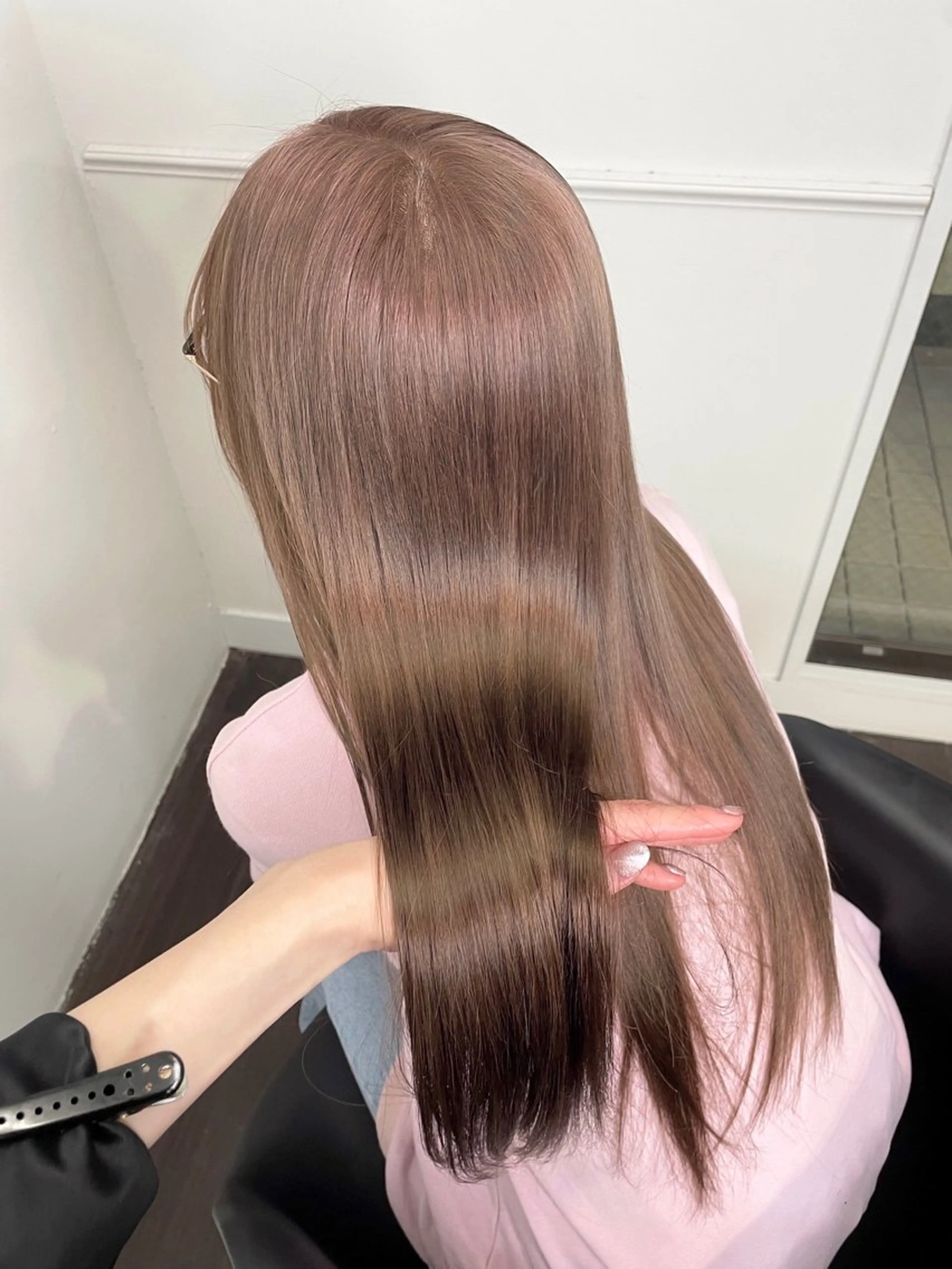 ロング カラー ヘアアレンジ ベージュカラー ブリーチ ダブルカラー グレージュ ミルクティーベージュ カット ヘアカラー トリートメント maoブリーチ無し 似合わせカラーのヘアスタイル