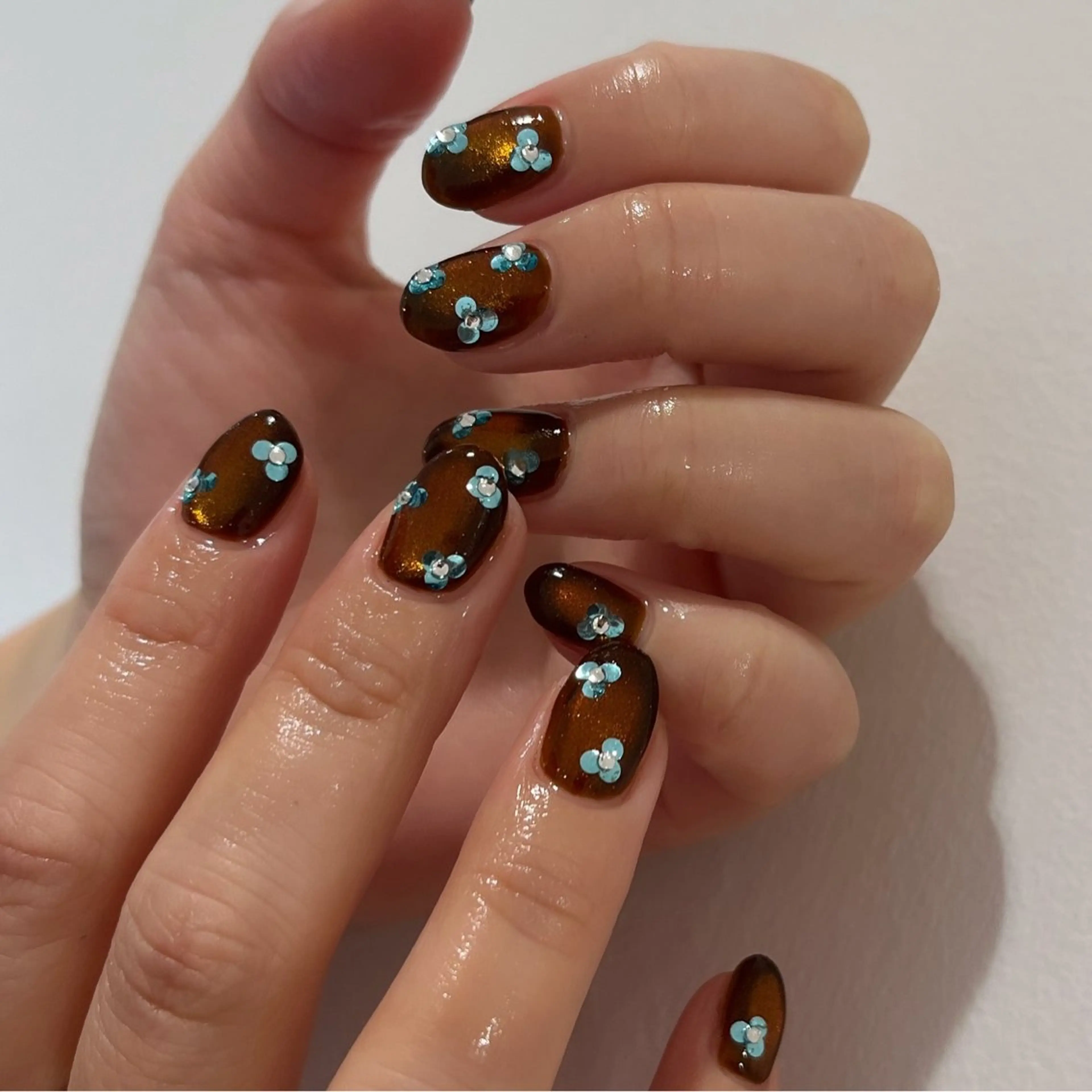 ネイル mano+所属・砂田 はるかのネイルデザイン