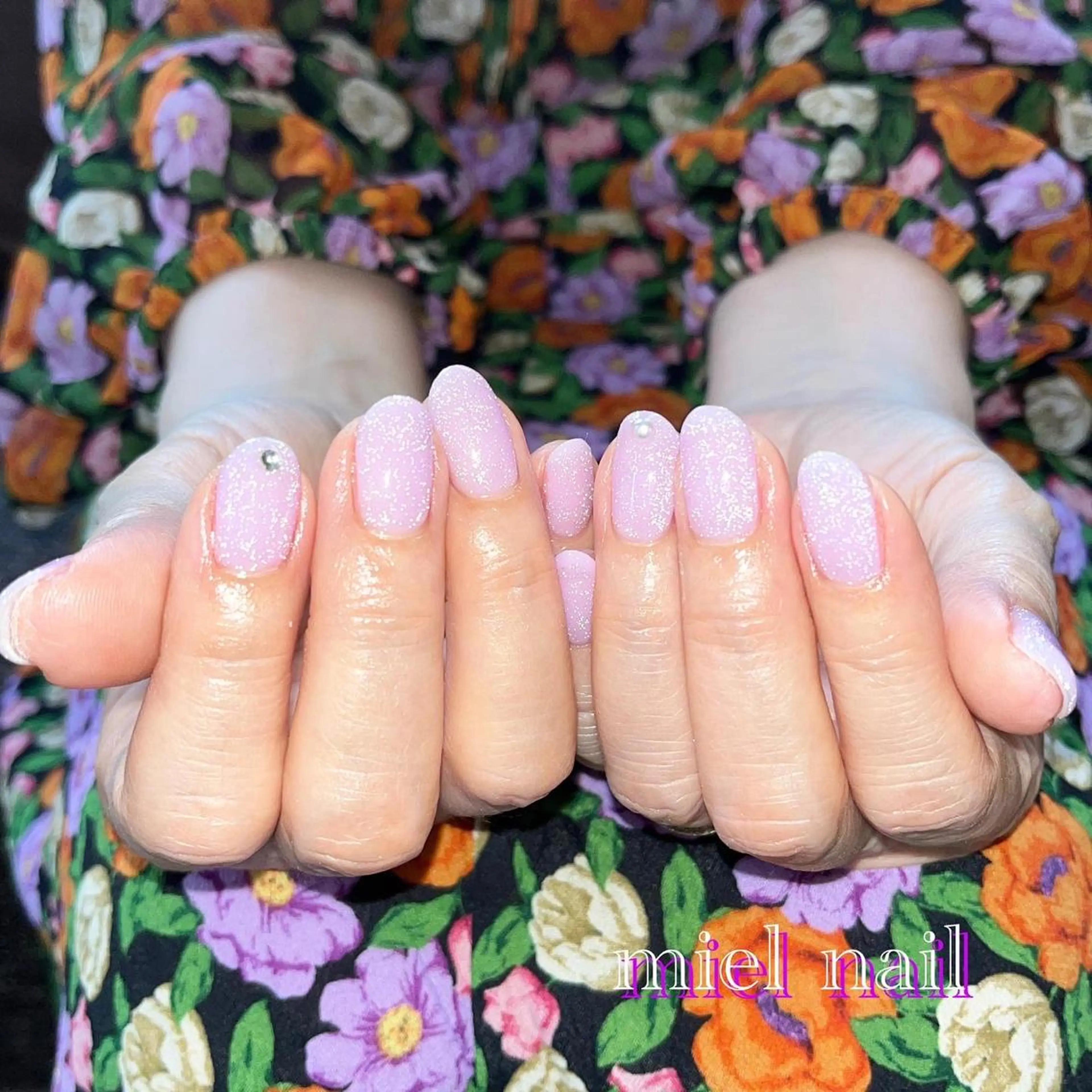 ネイル フラッシュネイル キラキラネイル パープル 春ネイル ストーンネイル miel nailのネイルデザイン