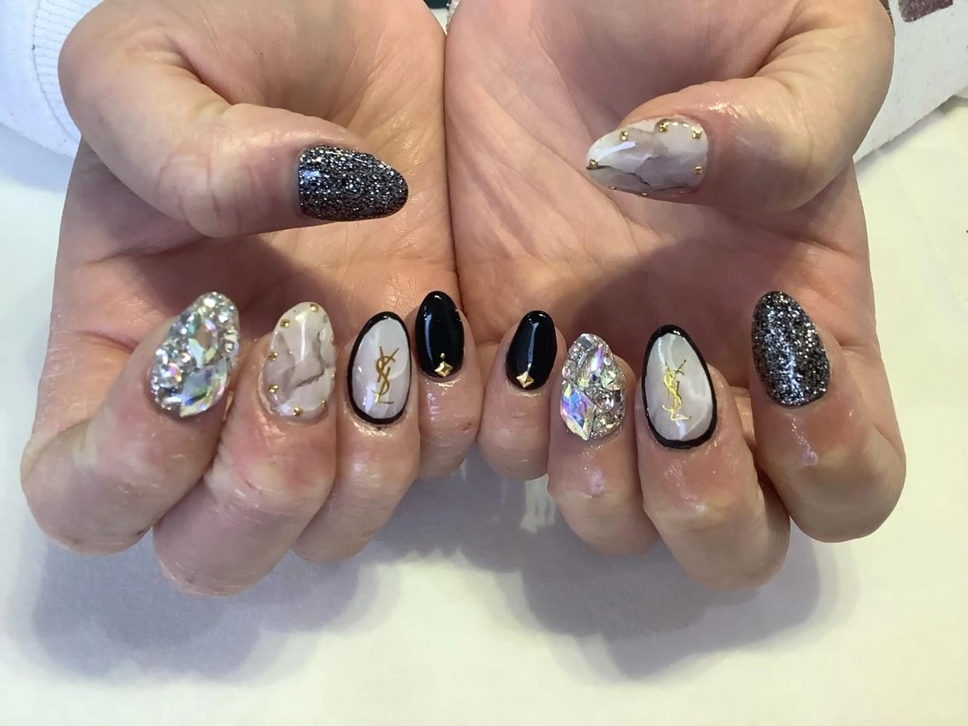 ネイル 💎🐰 saki. m 🐰💎のネイルデザイン