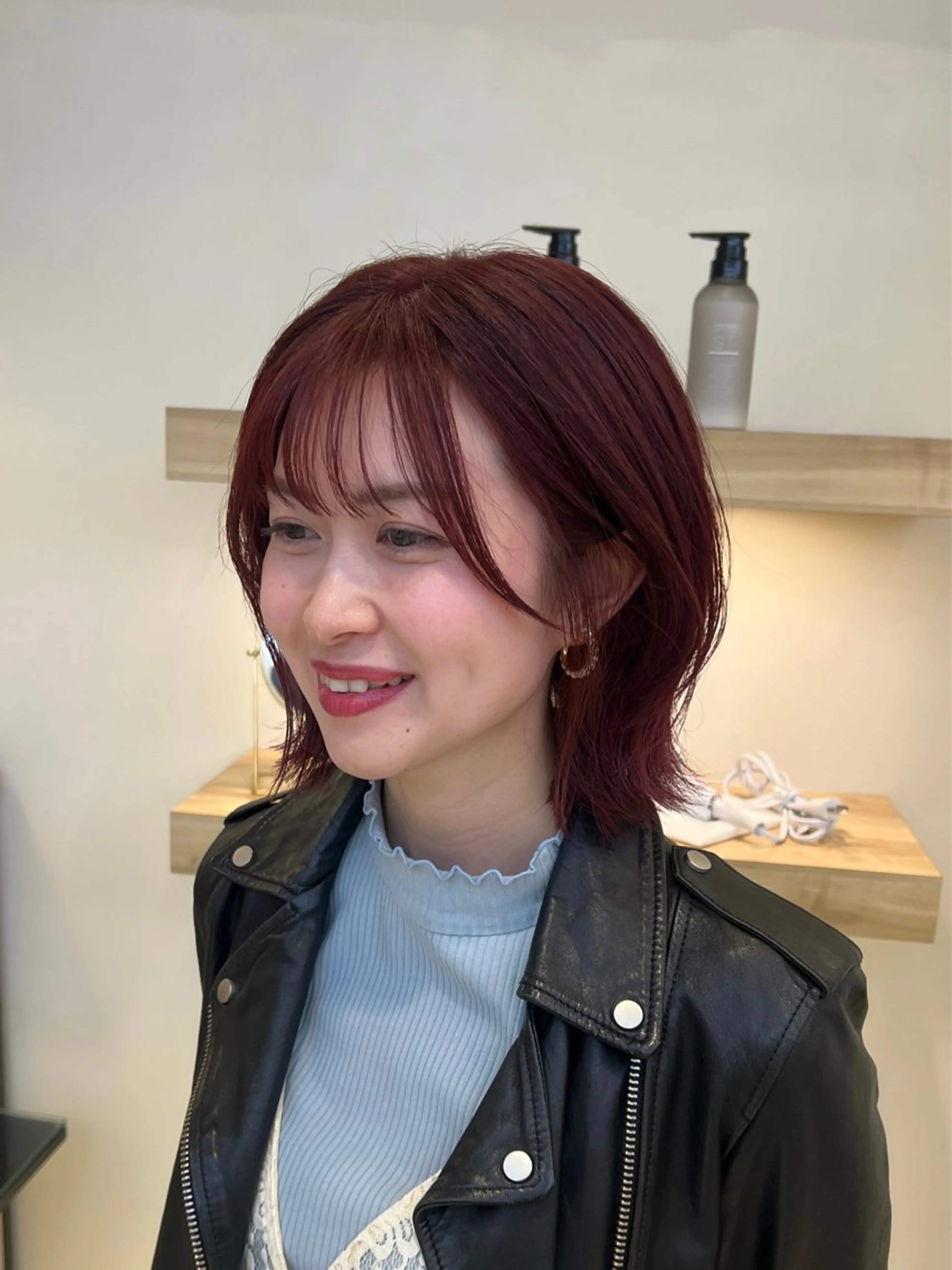 ショート カラー ブリーチ ブリーチなしカラー レッドカラー カット ヘアカラー ‎💚韓国風レイヤー 🇰🇷💚 ちえのヘアスタイル