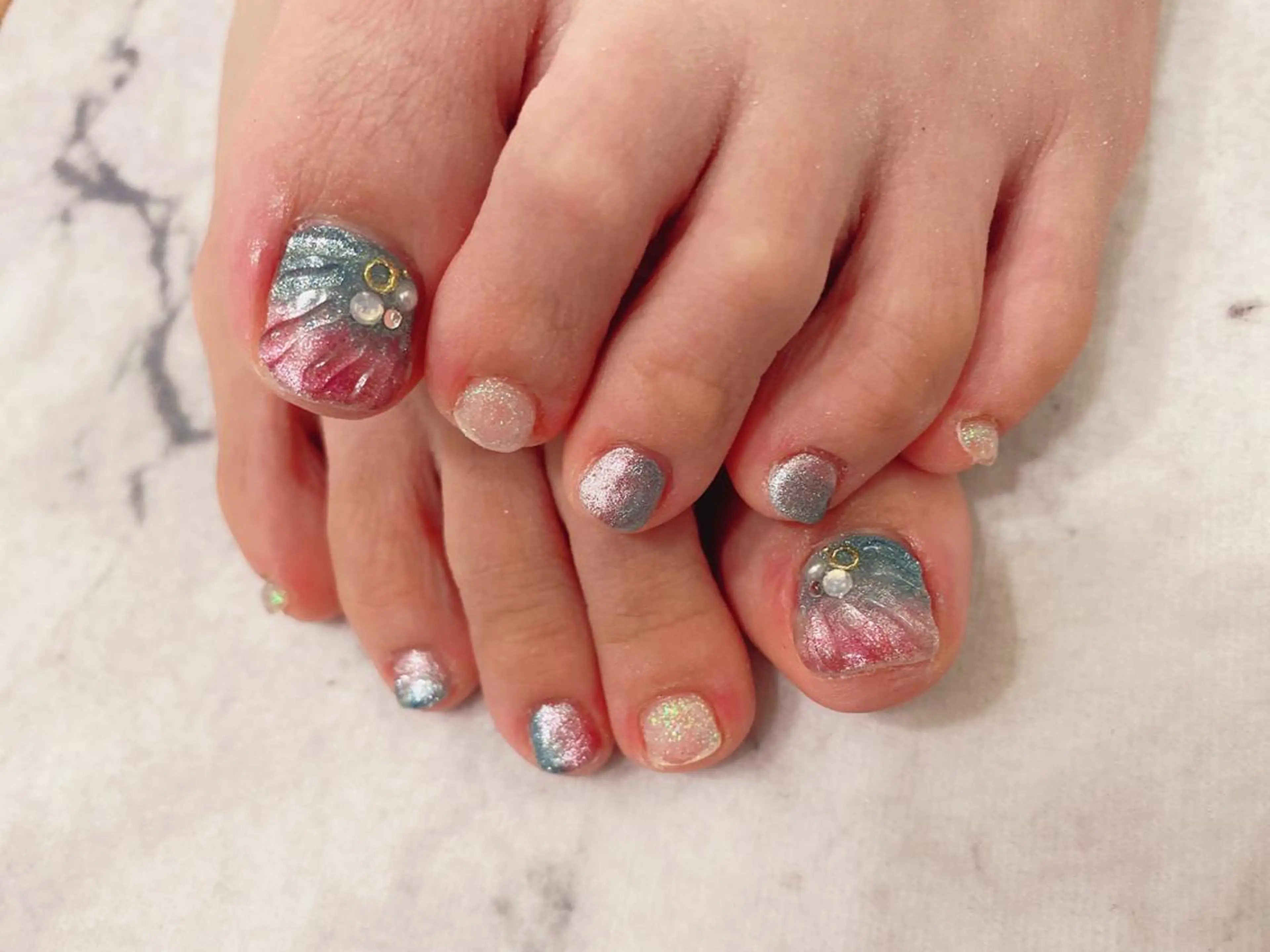 ネイル ネイルリボン 受付スタッフのネイルデザイン