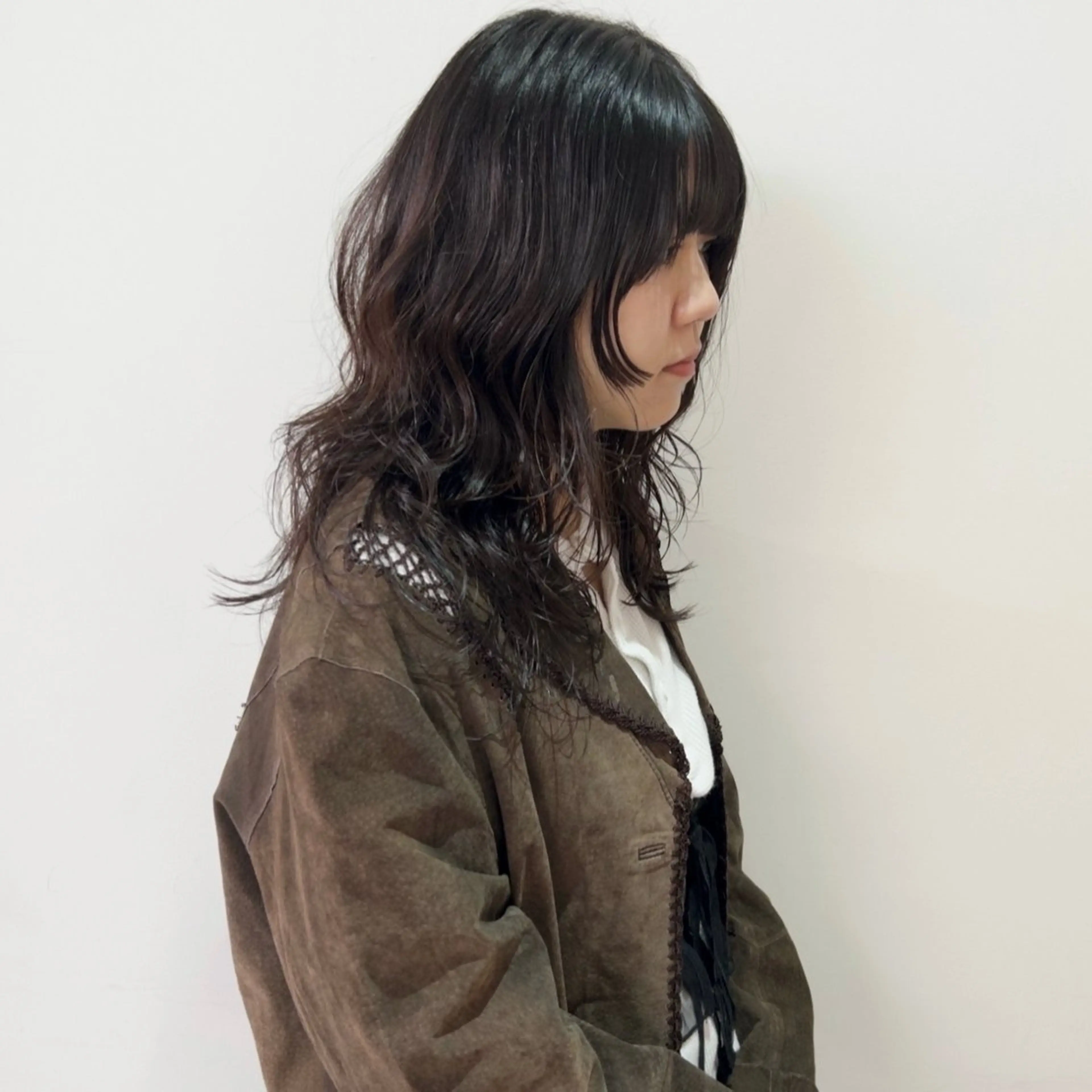 ミディアム パーマ ミディアムパーマ 顔まわりレイヤー 顔周りカット ハッシュカット 姫カット カット パーマ トリートメント nonoka オリーブ/グレージュのヘアスタイル