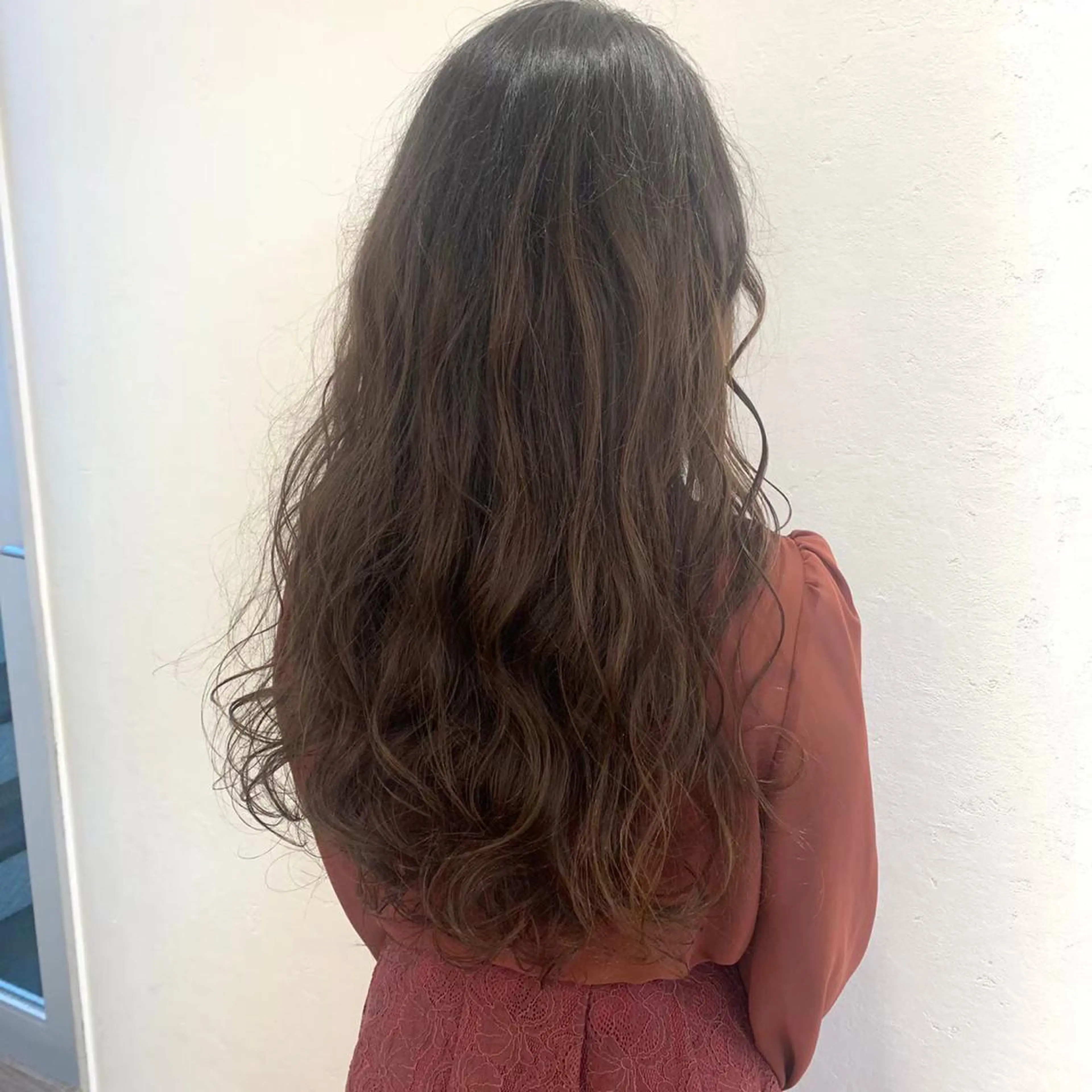 ロング 伊藤 真生のヘアスタイル