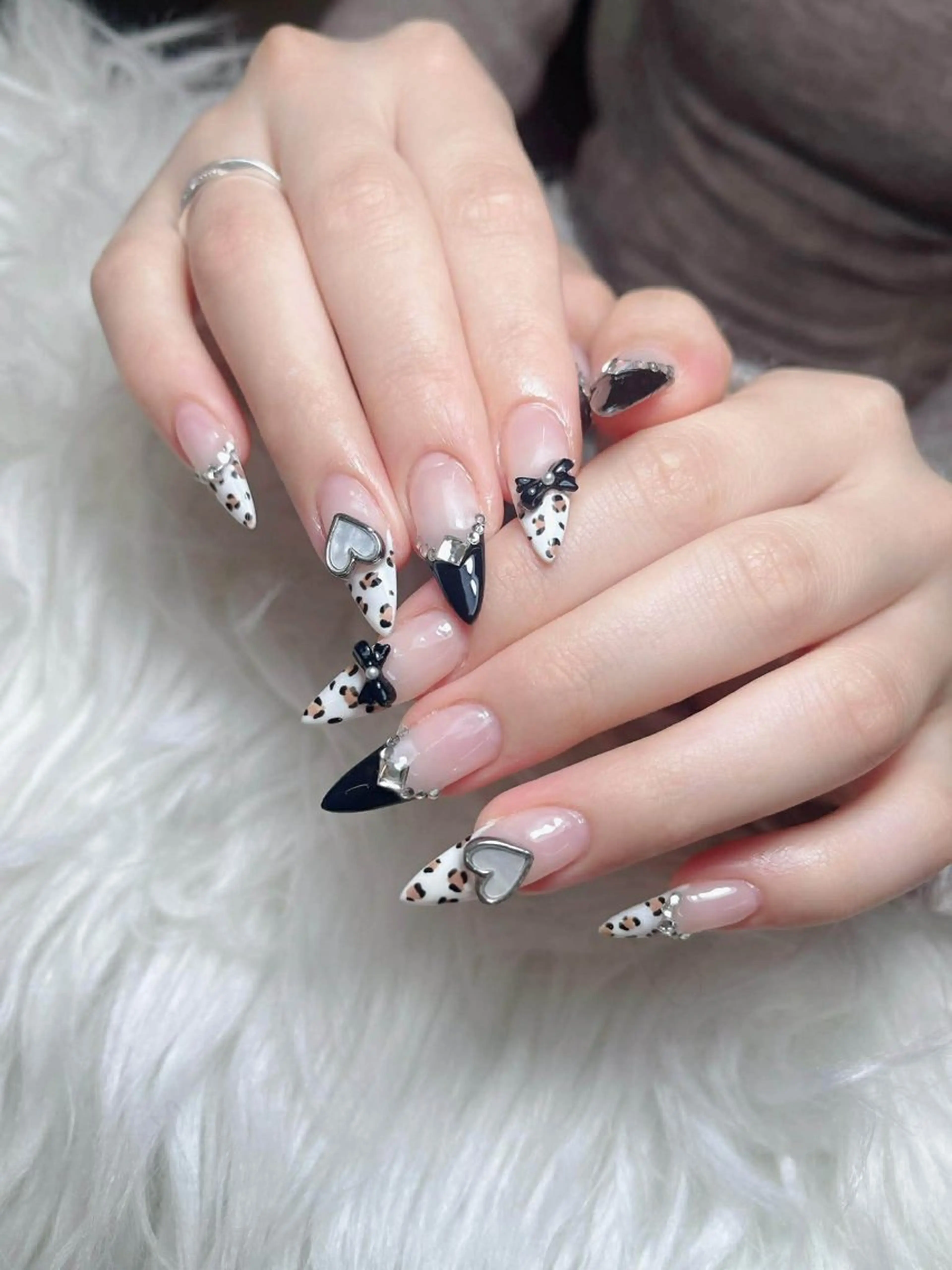 ネイル オーロラネイル チークネイル フットネイル フレンチネイル ハロウィン ハンドネイル Lumi Nail 新大久保3‘のネイルデザイン