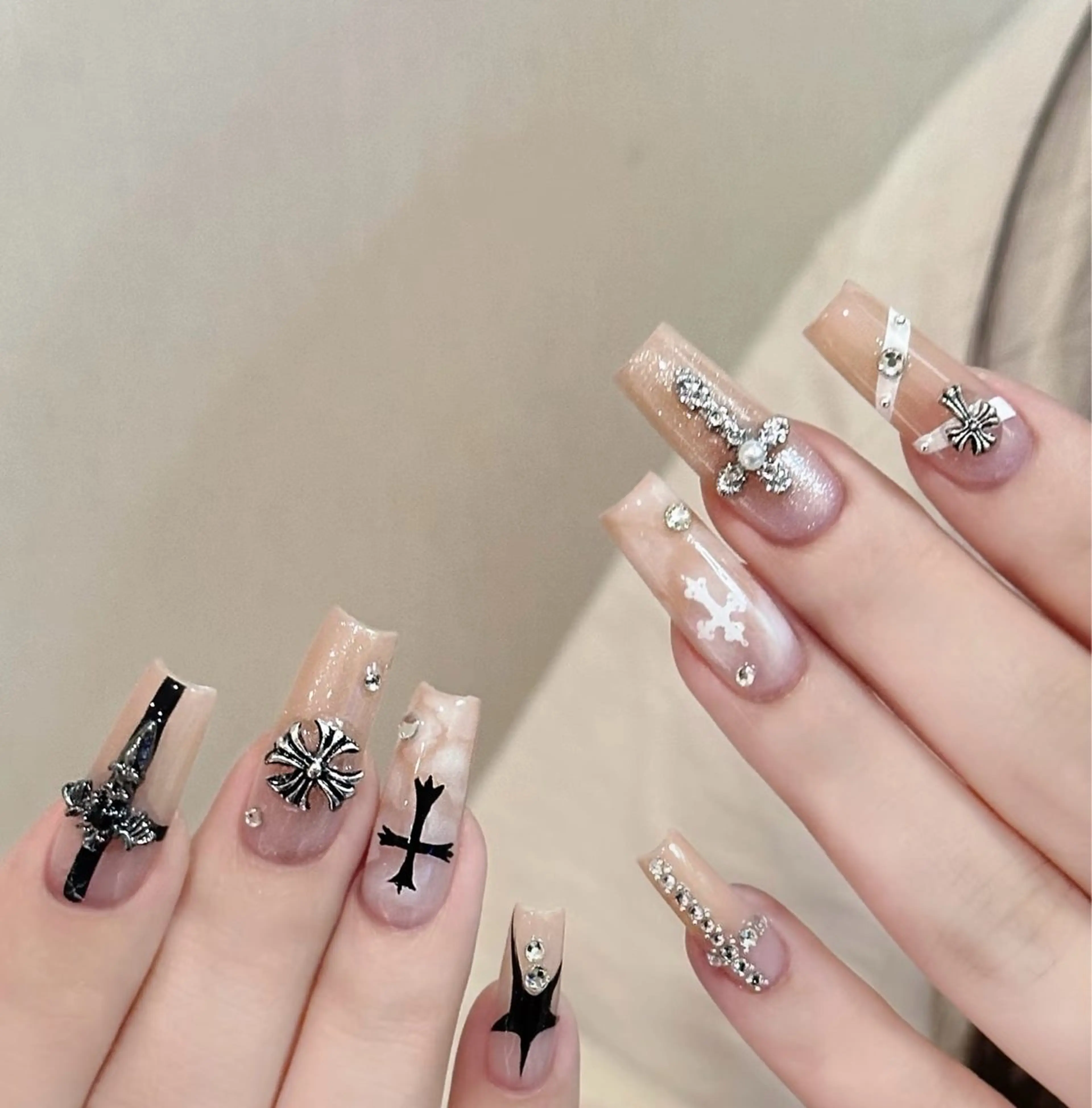 ネイル アートネイル オーロラネイル チークネイル 長さ出し フットネイル ハンドネイル Blossom nail【ブラソンネイル】所属・Blossom nail_Yuniのネイルデザイン