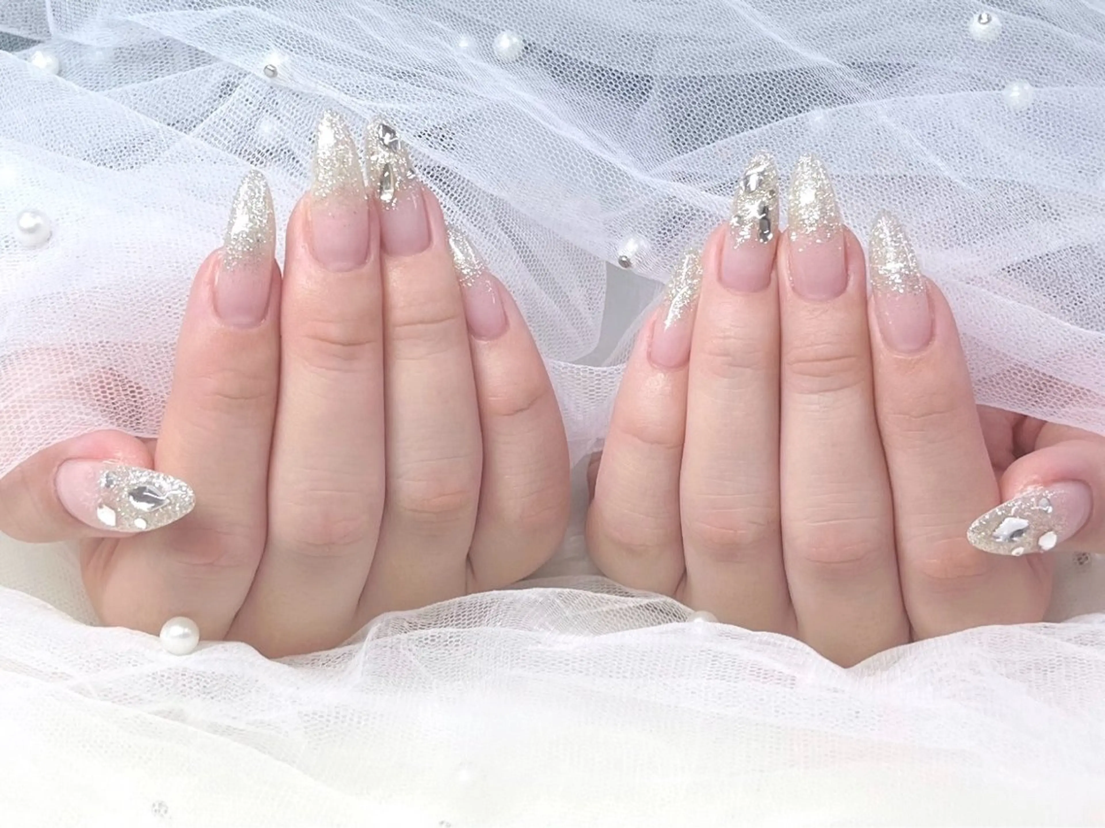 ネイル ストーンネイル ハンドネイル Nailsalon SisLink所属・Nailsalon Sis Linkのネイルデザイン