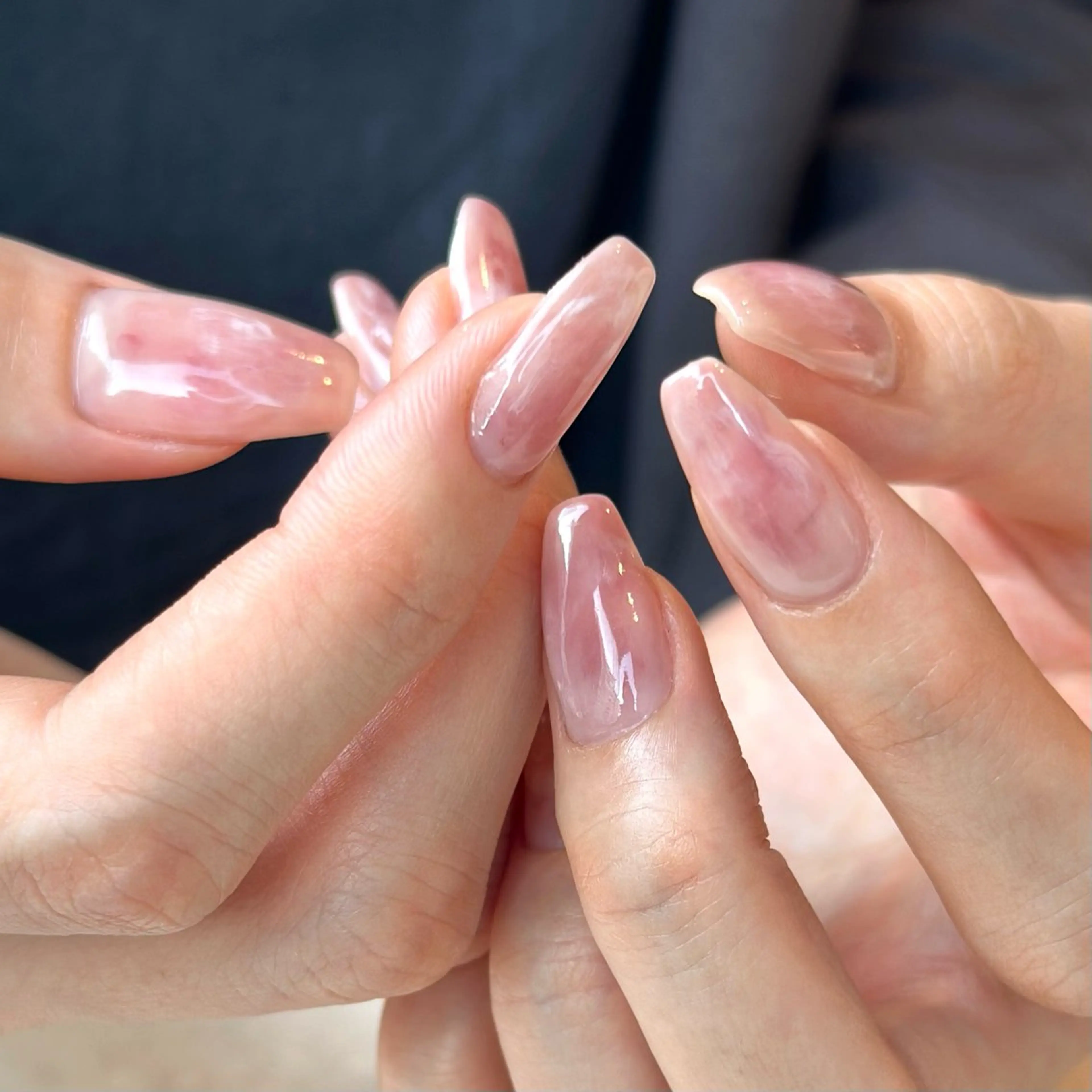 ネイル ニュアンスネイル aoi .のネイルデザイン