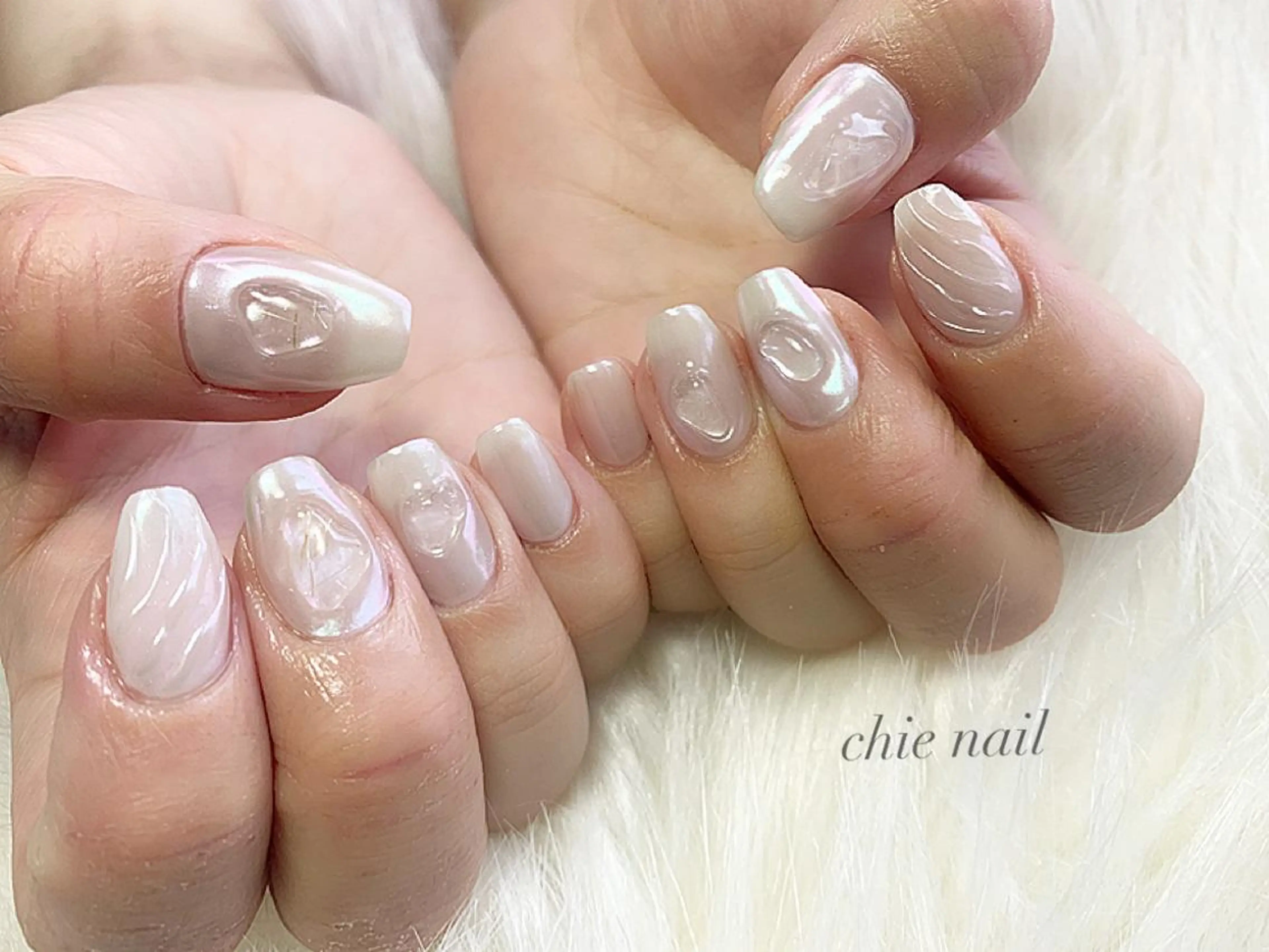 ネイル オーロラネイル ミラーネイル ストーンネイル 森ノ宮❤︎ chieのネイルデザイン