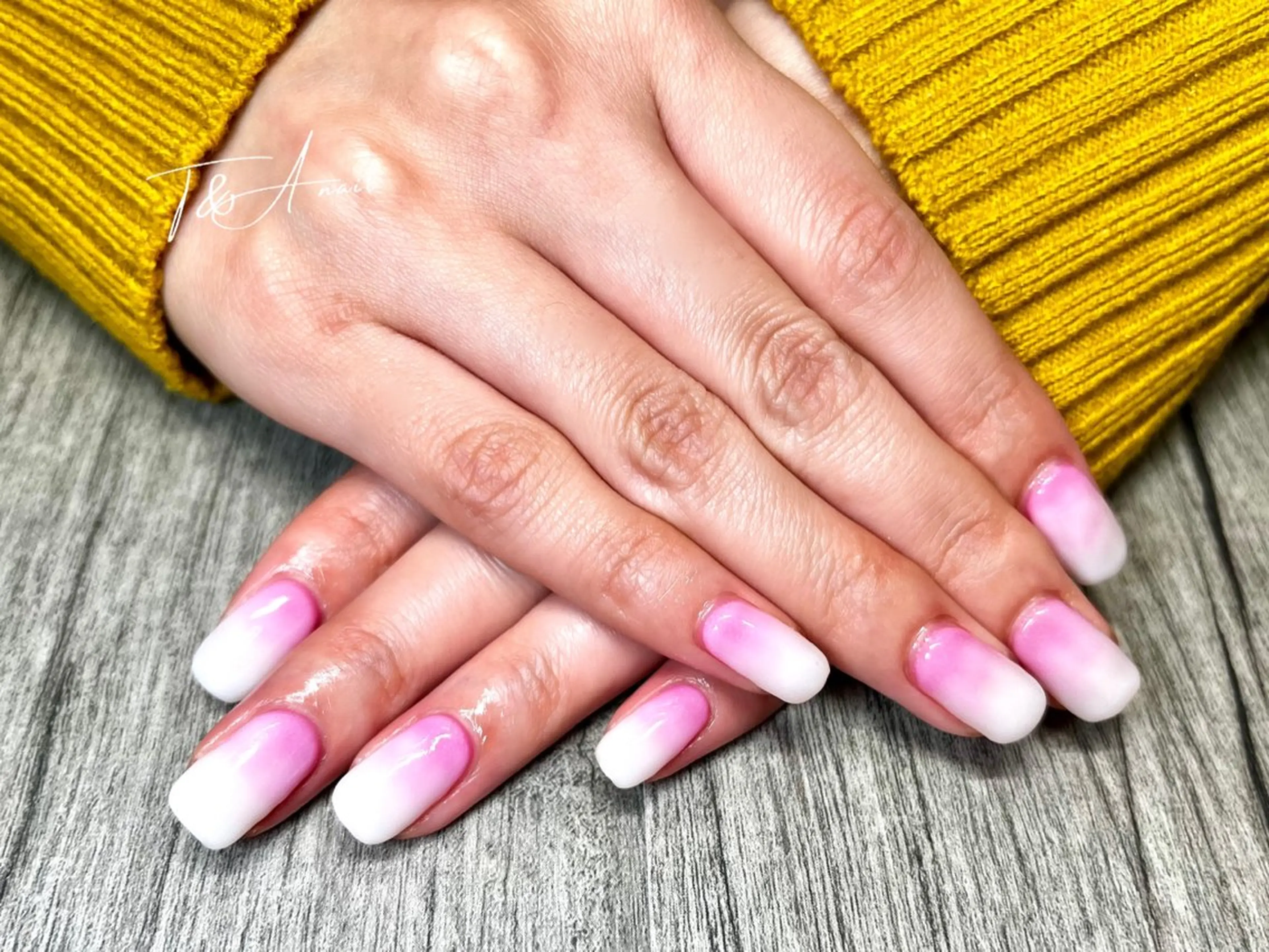 ネイル 長さ出し ジェルネイル グラデーション ピンク スカルプネイル ハンドネイル T&A nailのネイルデザイン