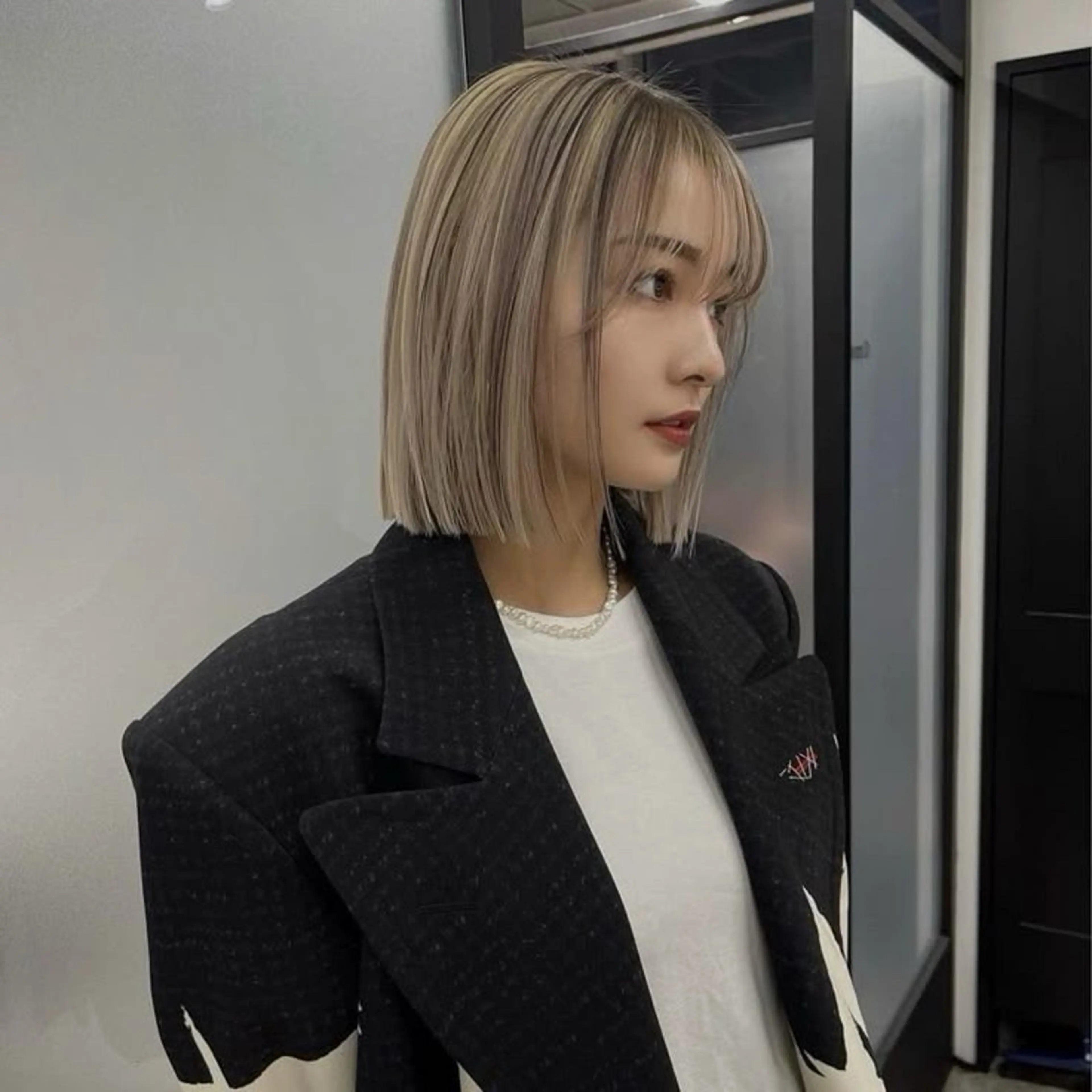 ミディアム 切りっぱなしボブ ボブ 韓国風ヘア Lond azur所属・🇰🇷韓国レイヤー 韓国風ボブのヘアスタイル