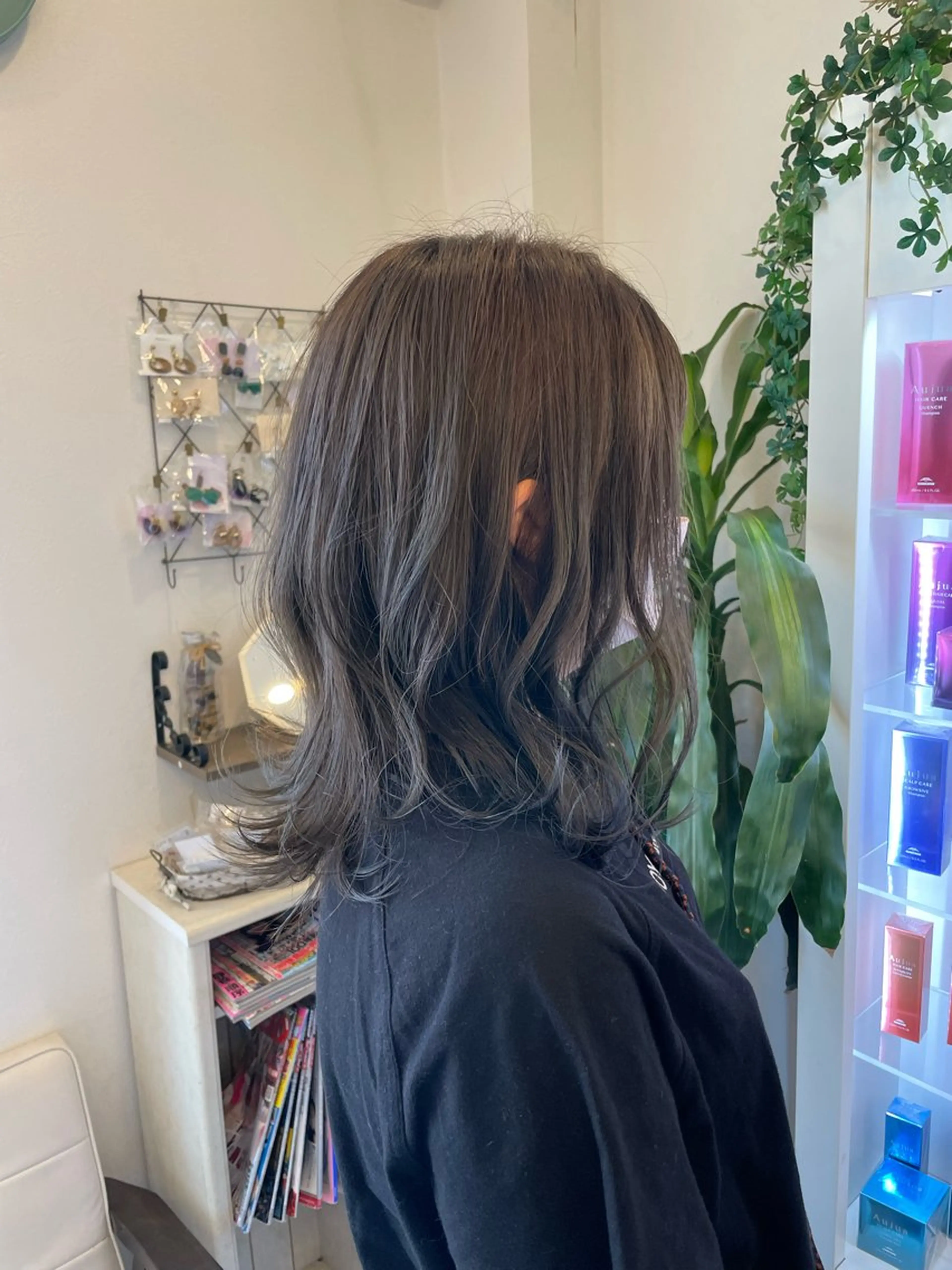 セミロング カラー Avis Hair Works所属・野田 歩のヘアスタイル