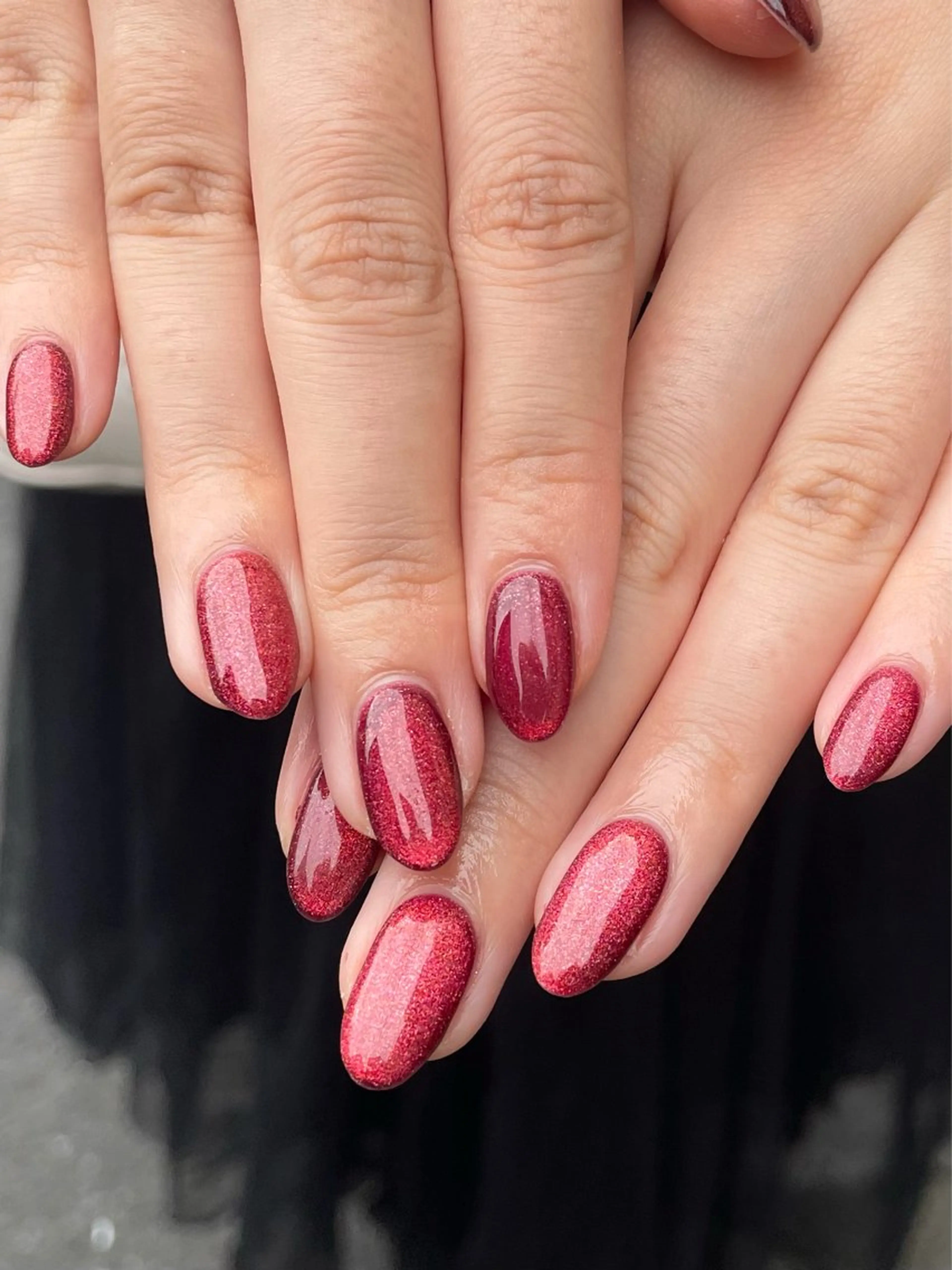 ネイル キラキラネイル マグネットネイル 赤色 ハンドネイル ハンドケア 🎀NAIL🎀 AI🪄︎︎◝✩のネイルデザイン