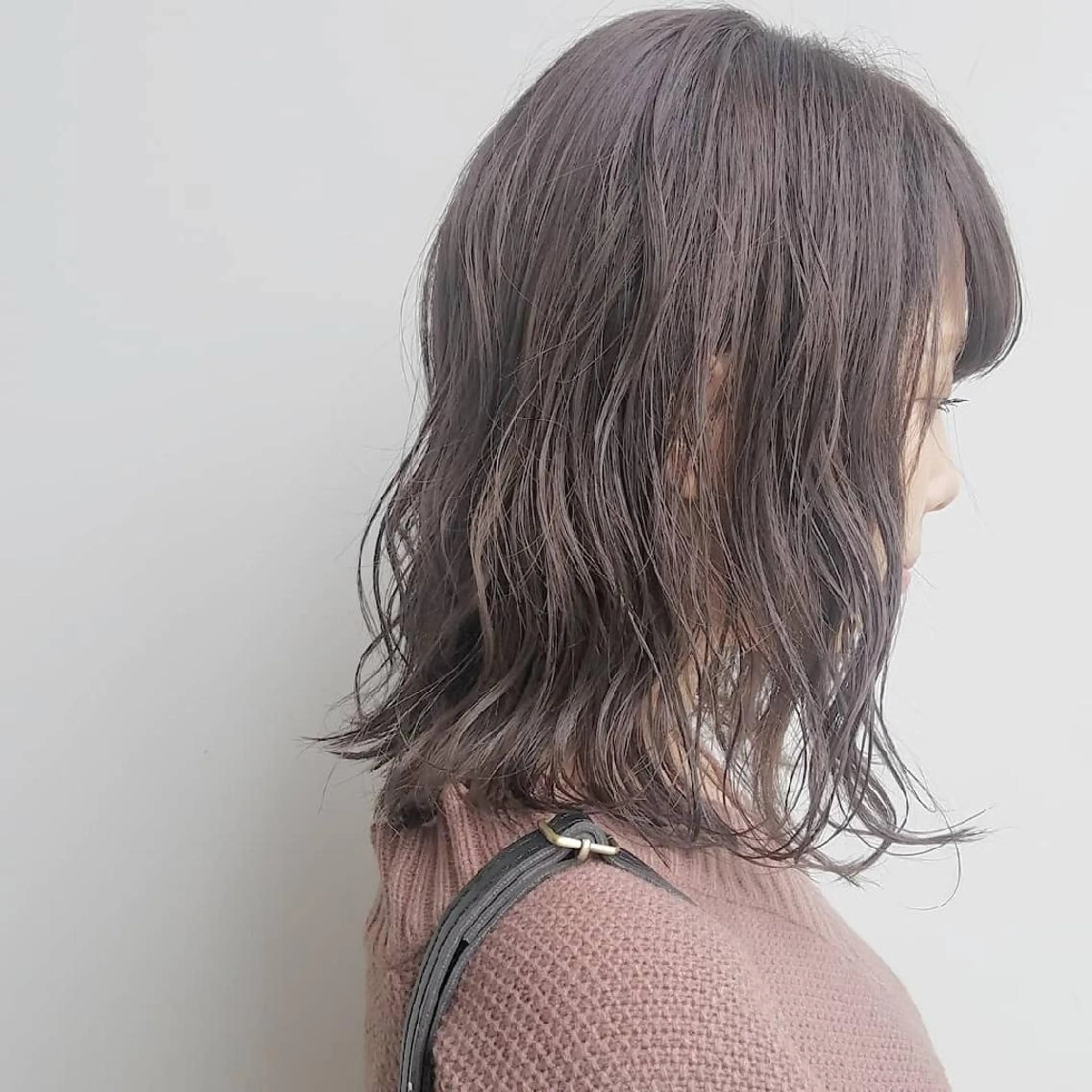 ミディアム カラー パーマ ネイル マツエク・マツパ ヘアアレンジ アッシュ ベージュカラー ラベンダーカラー ラベンダーアッシュ iplus✴ まつげ、眉毛、耳つぼのマツエク・マツパデザイン