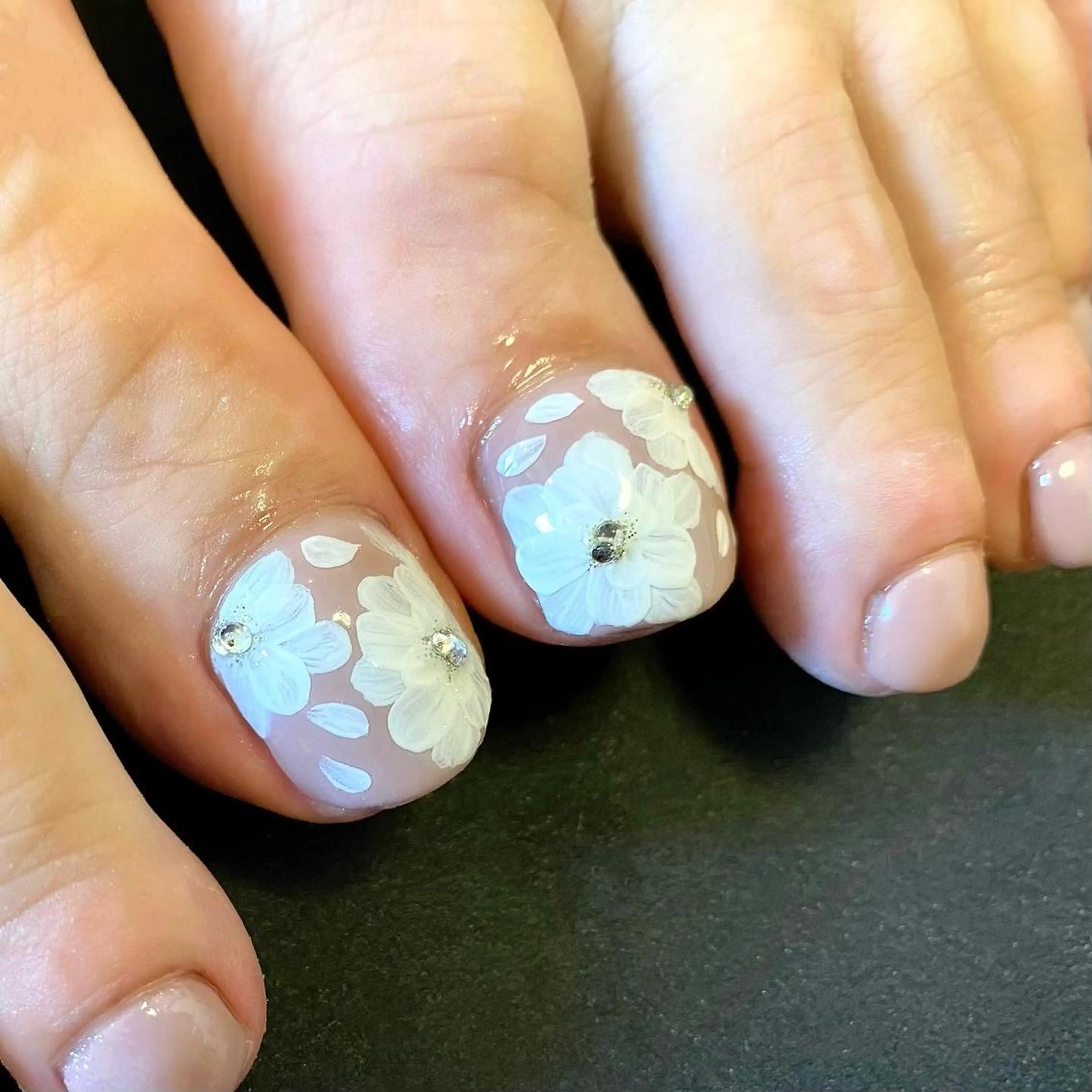 ネイル フラワーネイル ホワイト nail*157 .のネイルデザイン