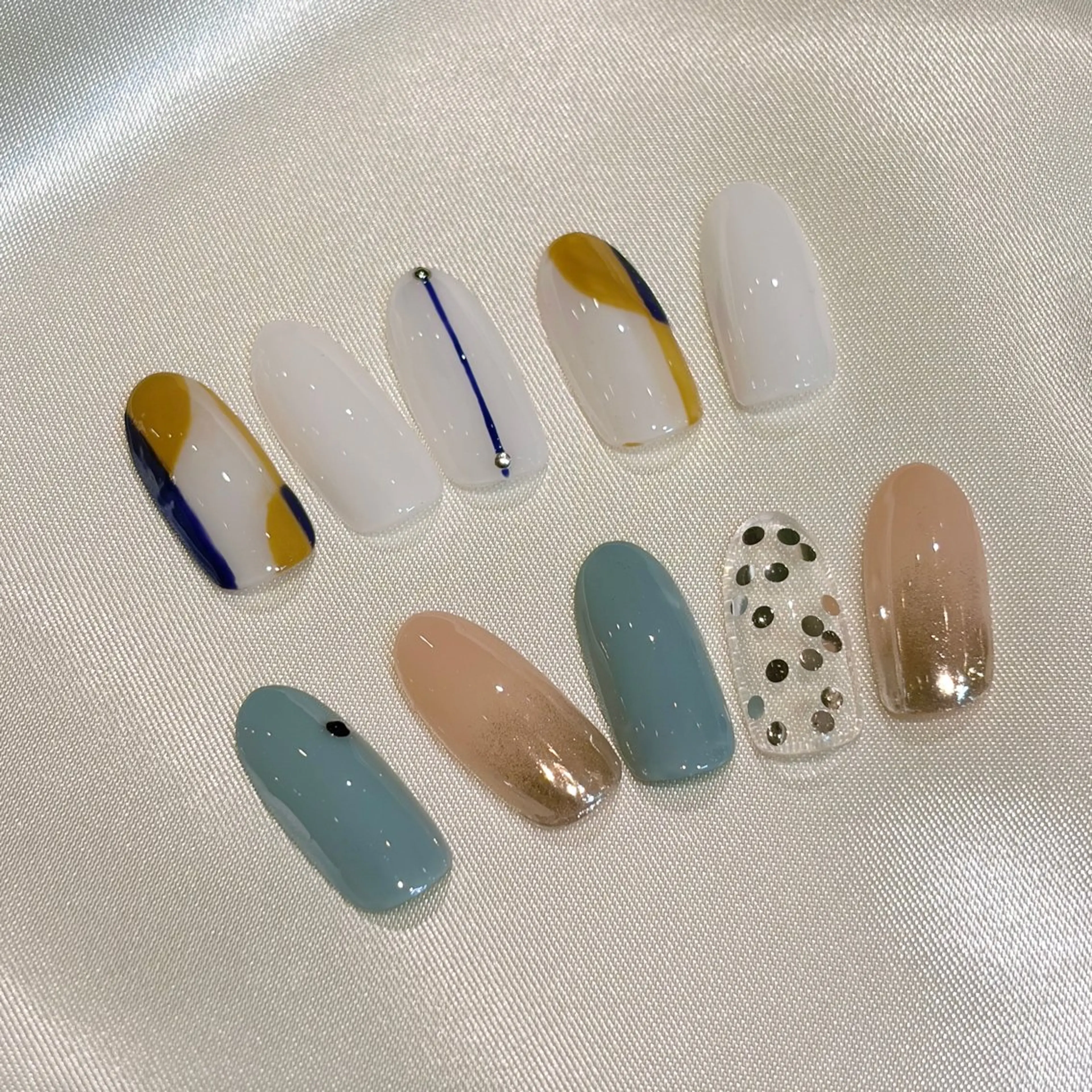 【ハンド大人気💙🉐】ニュアンス定額ネイル🧡色変え無料🧡ジェルオフ込の写真