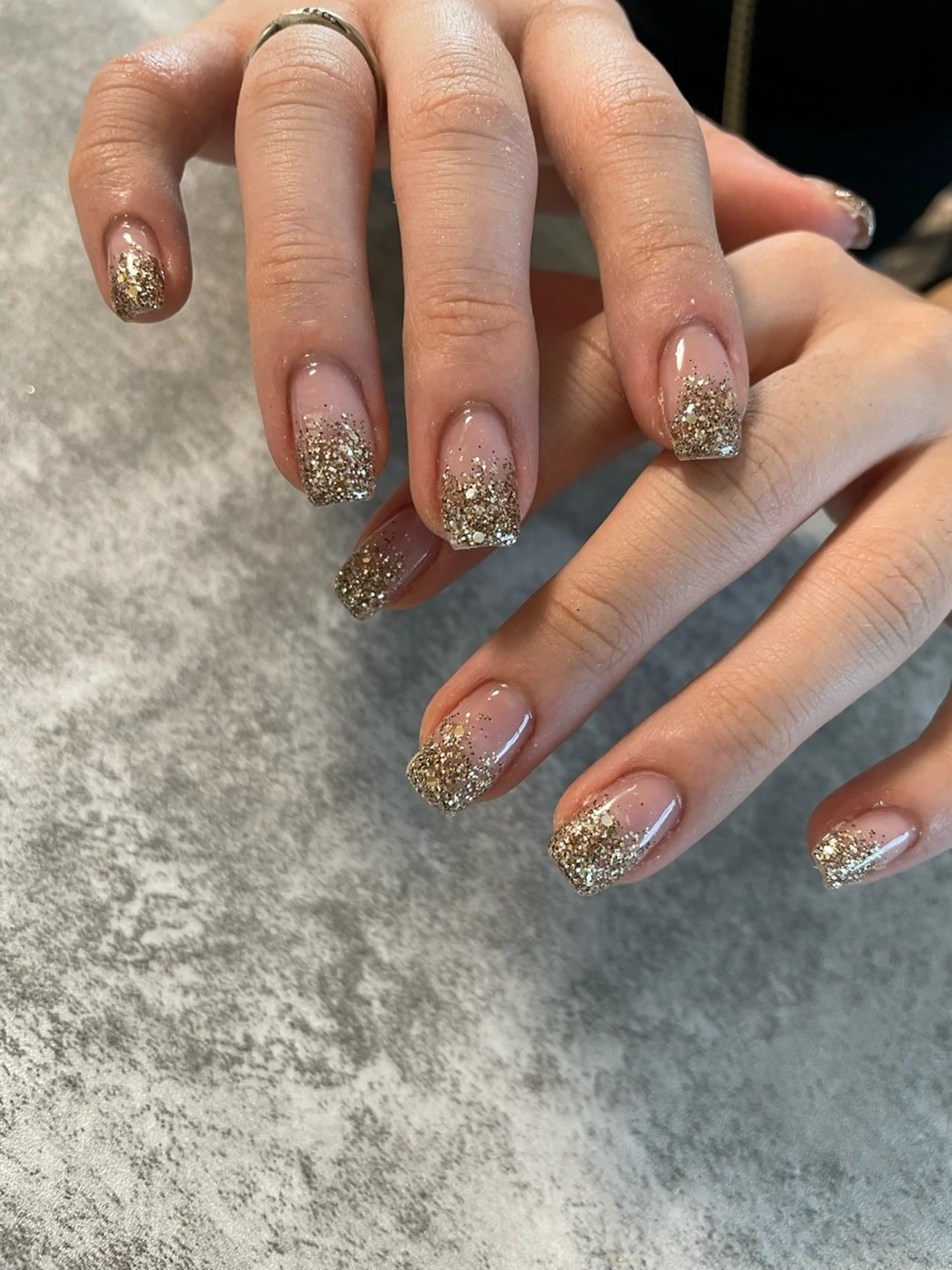 ネイル グラデーション ラメ(グリッター) ラメグラデーション 27salon yuinaのネイルデザイン