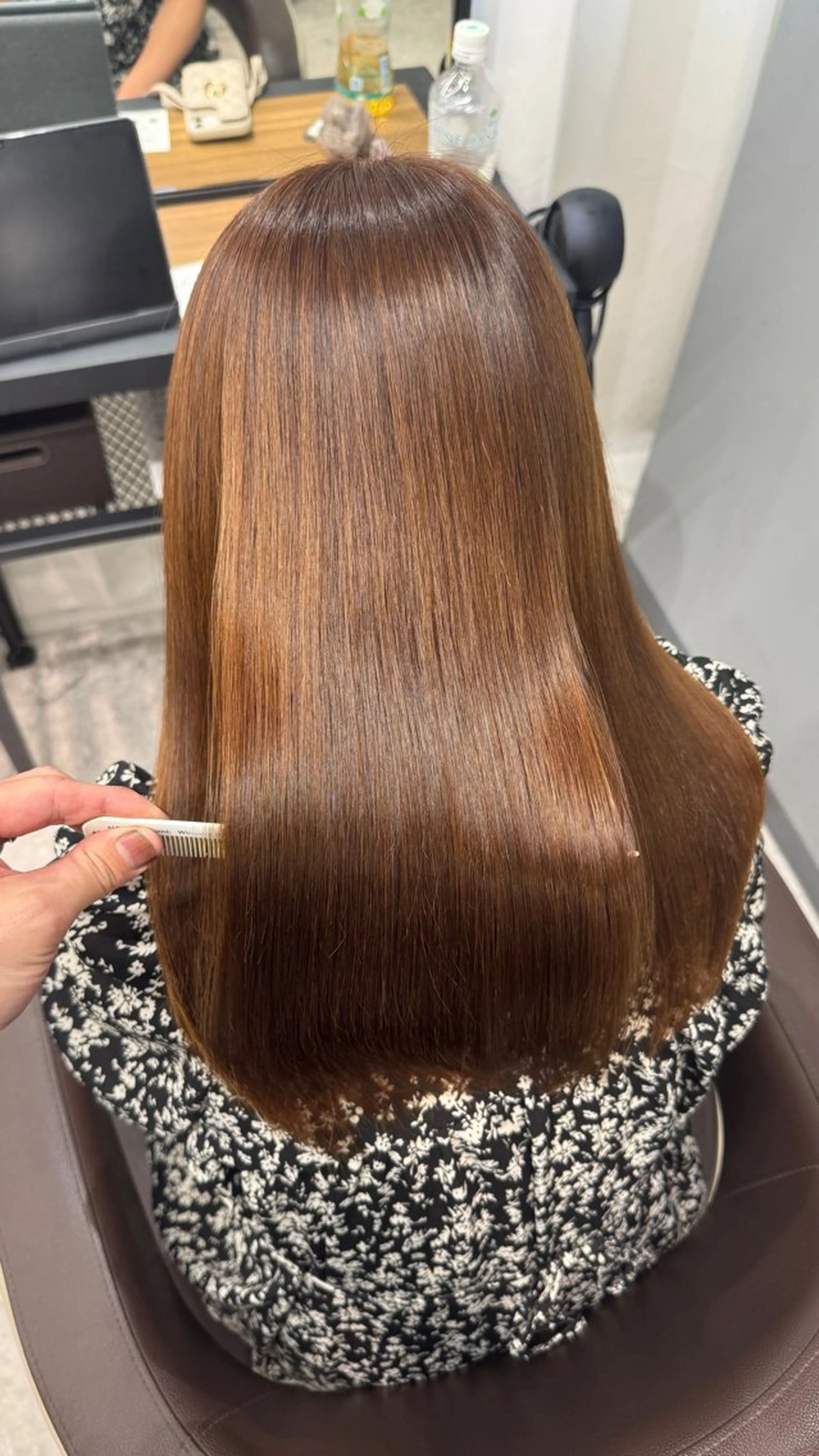 ロング 酸性ストレート 江尻 雅のヘアスタイル