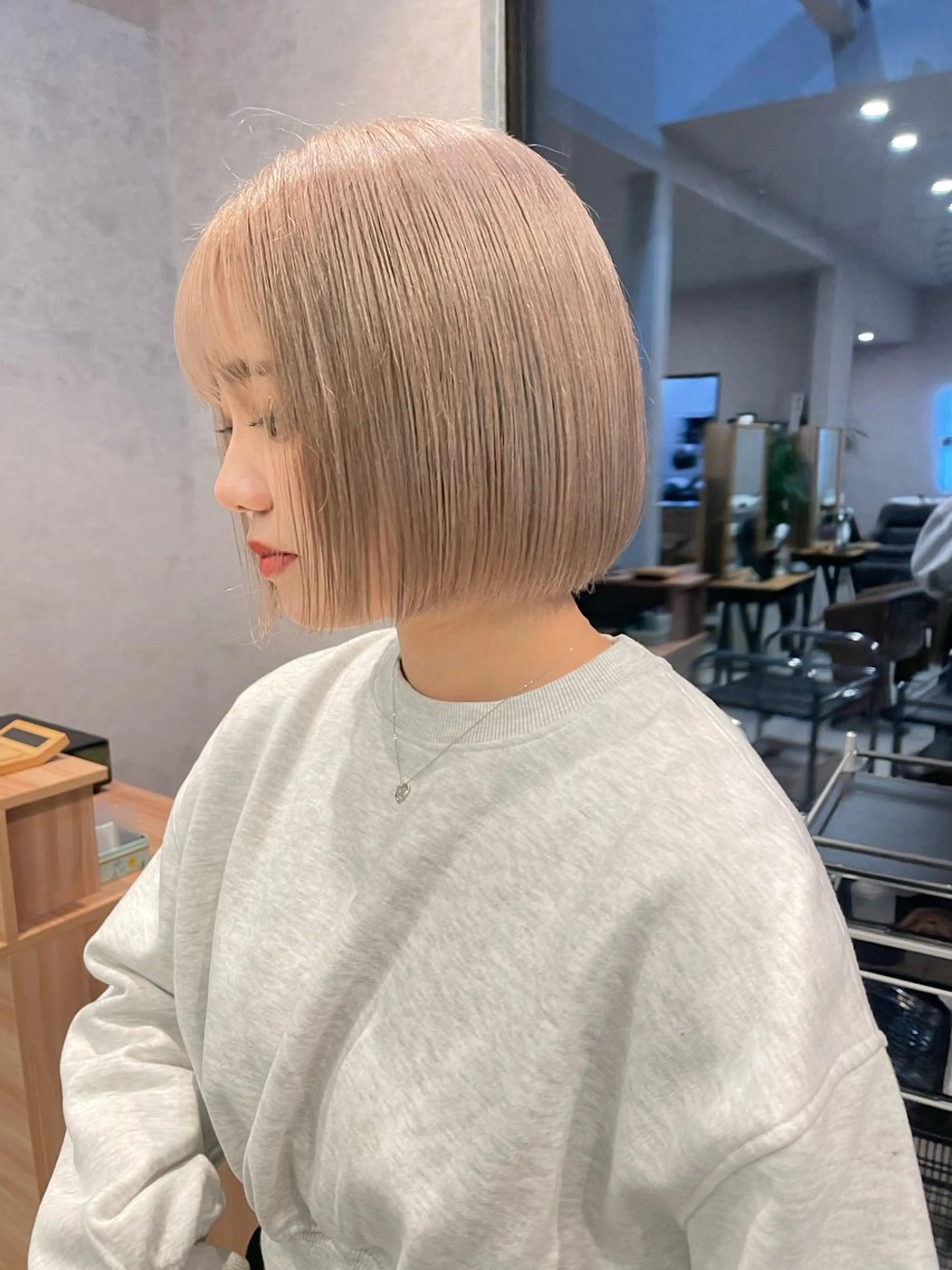 ホワイトハイトーンカラー（2回ブリーチ）➕トリートメントの写真