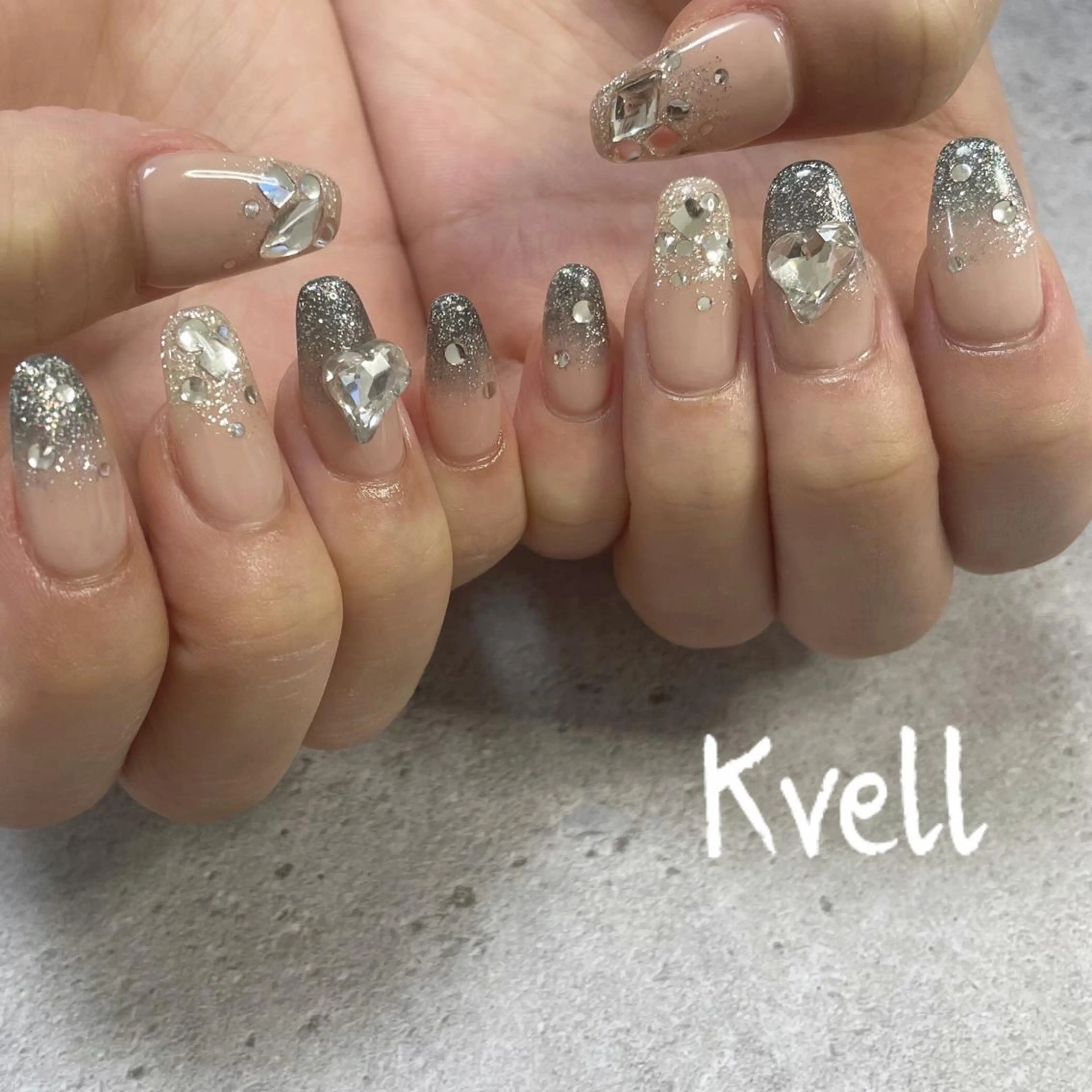 ネイル グラデーション キラキラネイル ハンドネイル nail salon  Kvell所属・nailsalon Kvellのネイルデザイン
