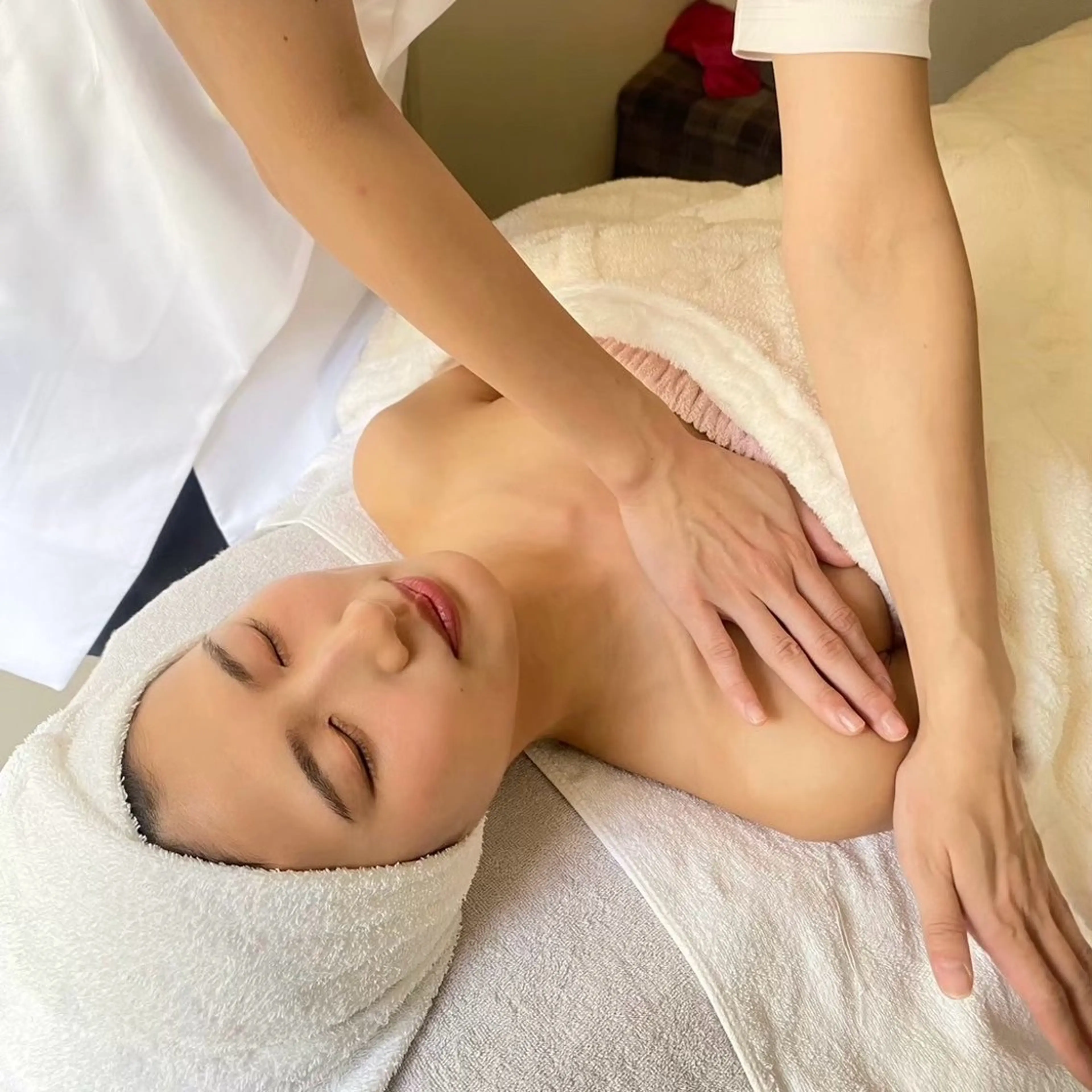 POLA Ｒ－ｉｓａ 南船場店所属・フェイシャルエステ POLA/R-isaのエステ・リラクイメージ