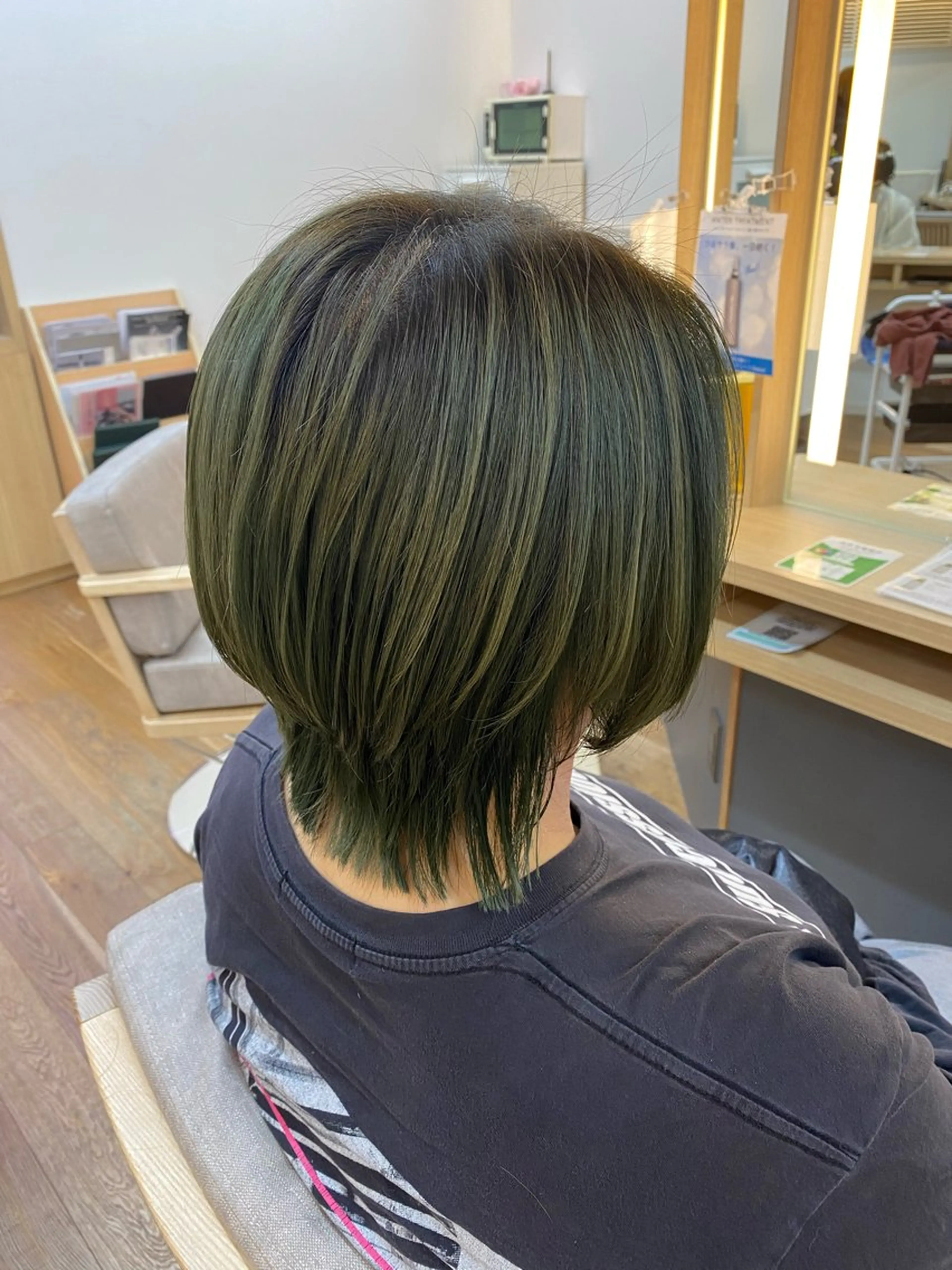 ショート カラー ヘアアレンジ ベージュカラー オリーブベージュ ウルフカット カット ヘアカラー トリートメント 韓国ヘア sasugaのヘアスタイル
