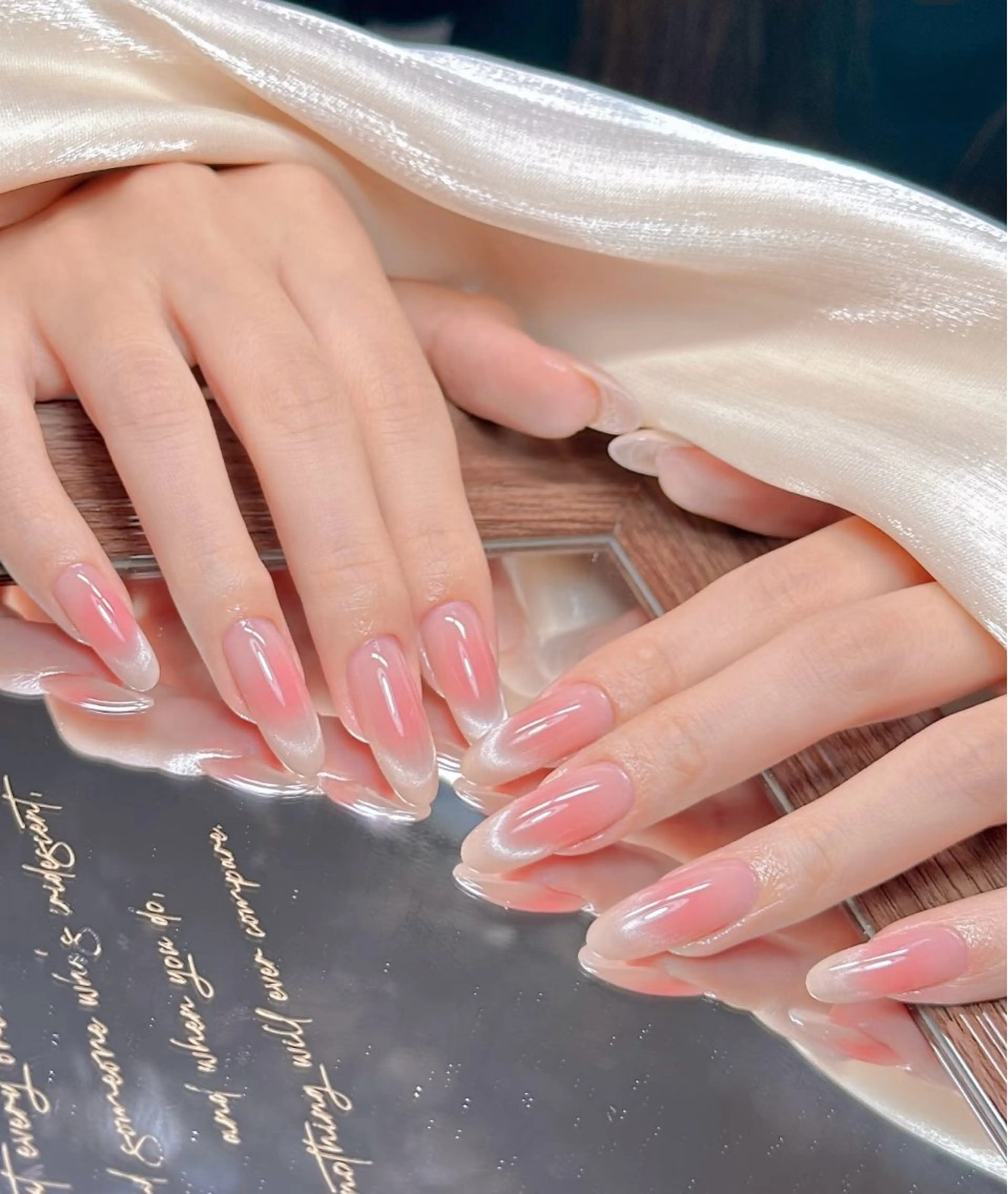 ネイル オーロラネイル ブルー チークネイル フットネイル フレンチネイル ハンドネイル ハンドケア For you. Nail Salonのネイルデザイン