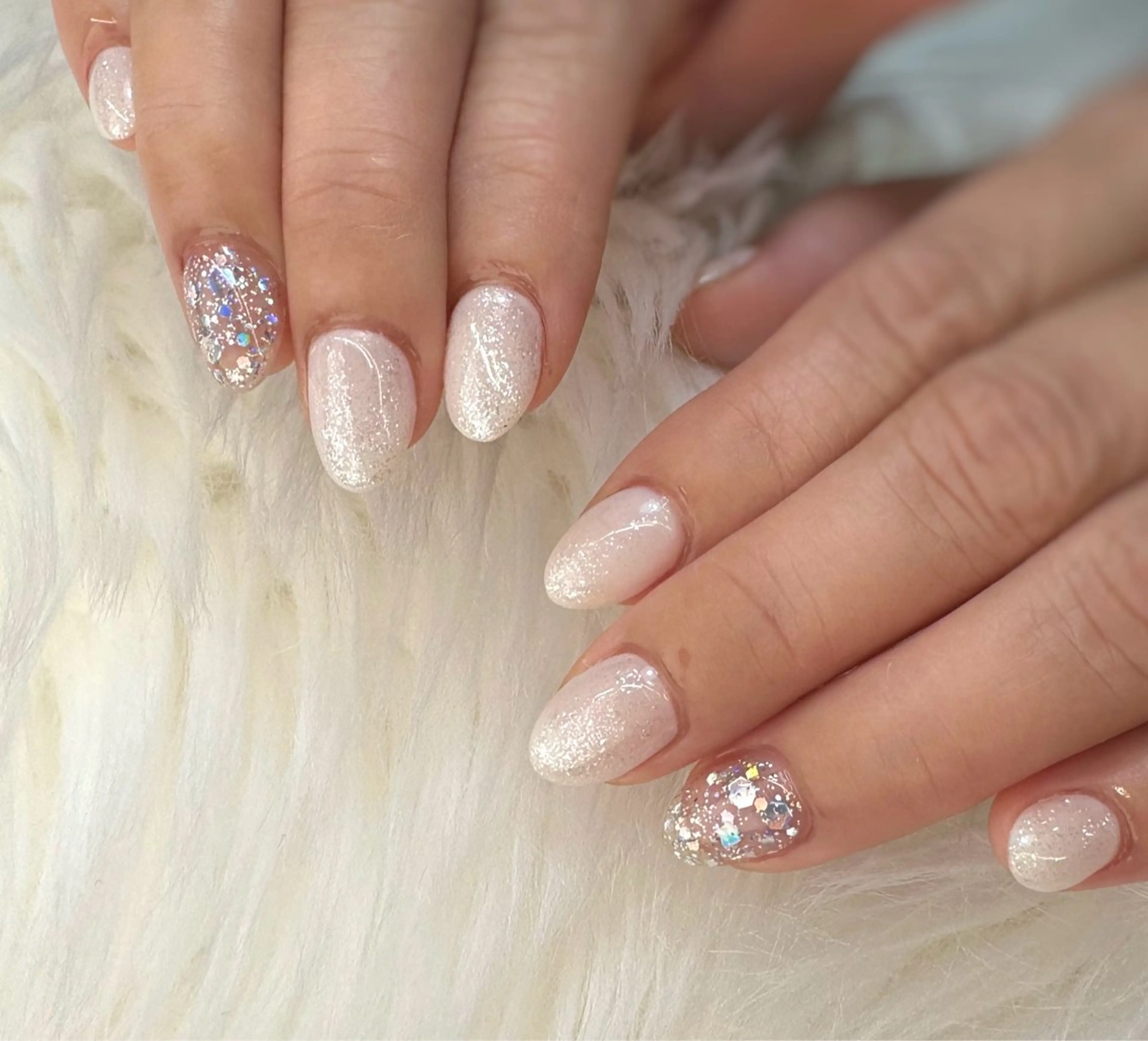 ネイル オーロラネイル ラメ(グリッター) シルバー Nail ameria megu所属・ameria meguのネイルデザイン