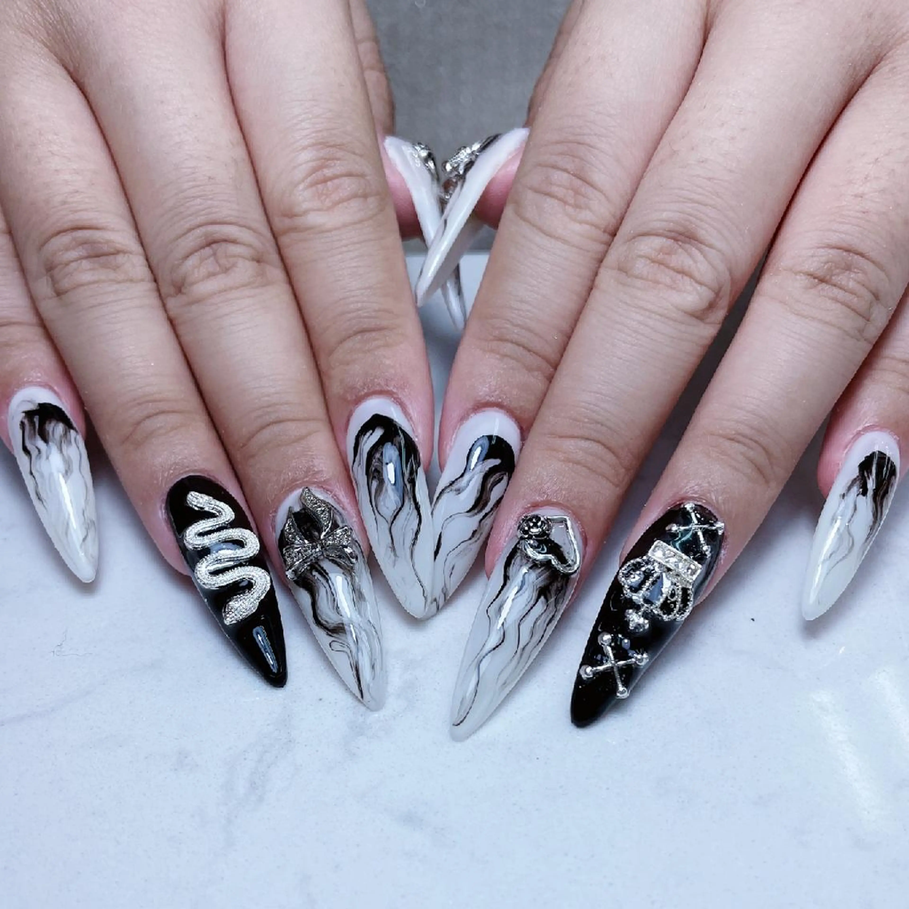 ネイル ハート 韓国ネイル 夏ネイル ワンホンネイル Melody Nail所属・Melody  3D/スカルプ専門店のネイルデザイン