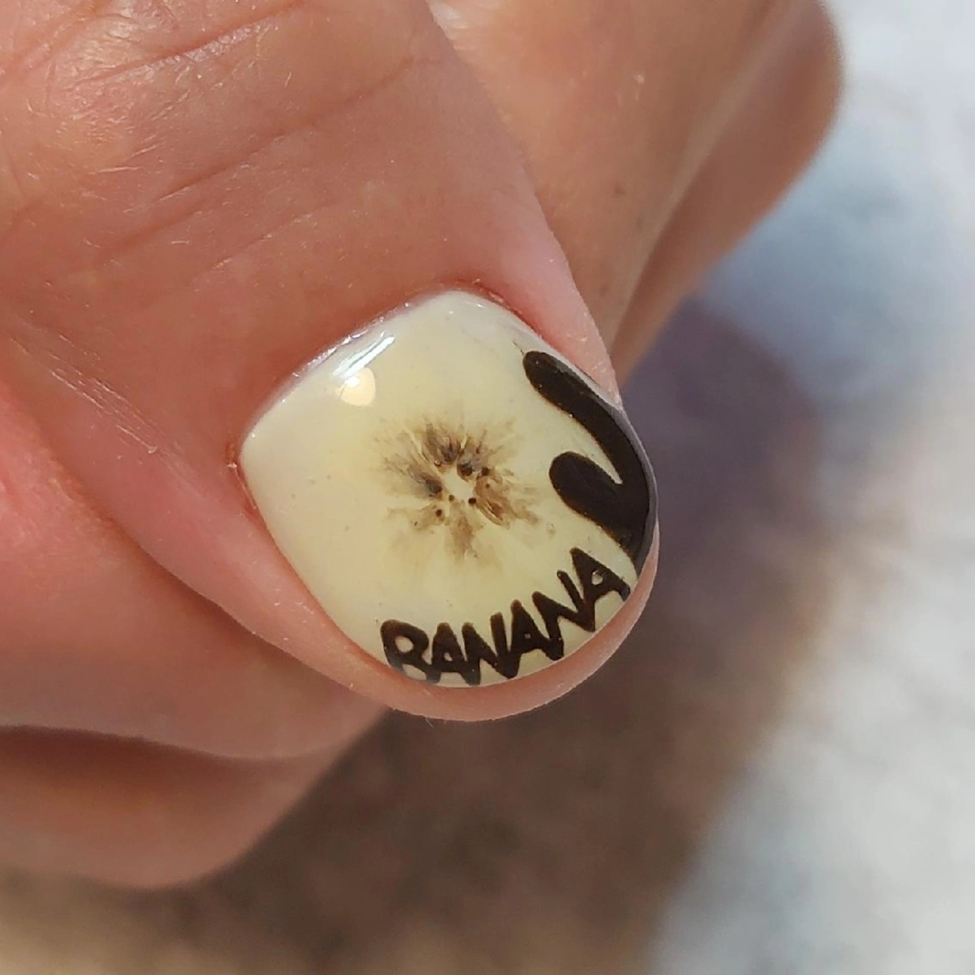 ネイル ジェヌインネイル 河内のネイルデザイン