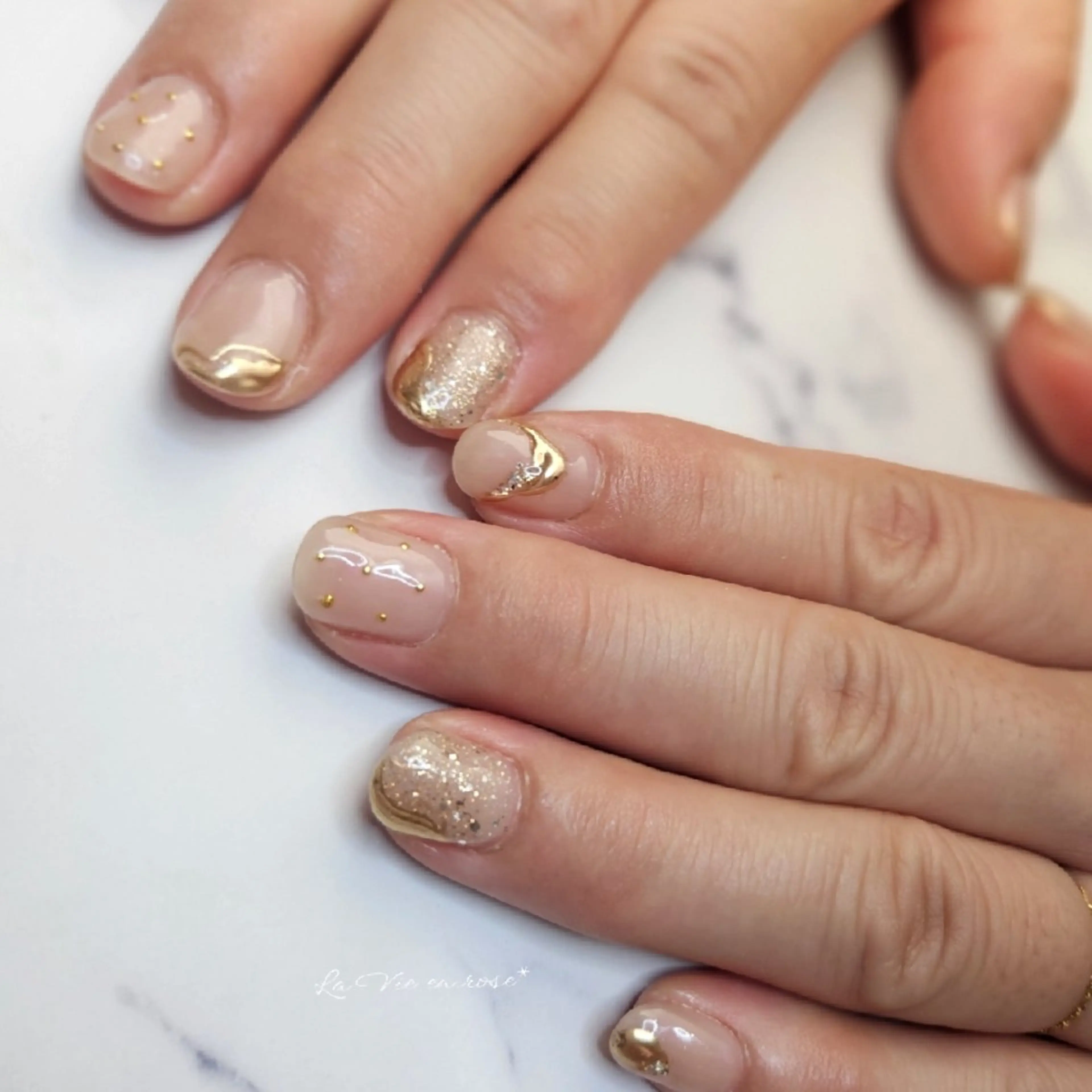 ネイル ラヴィアン ローズのネイルデザイン