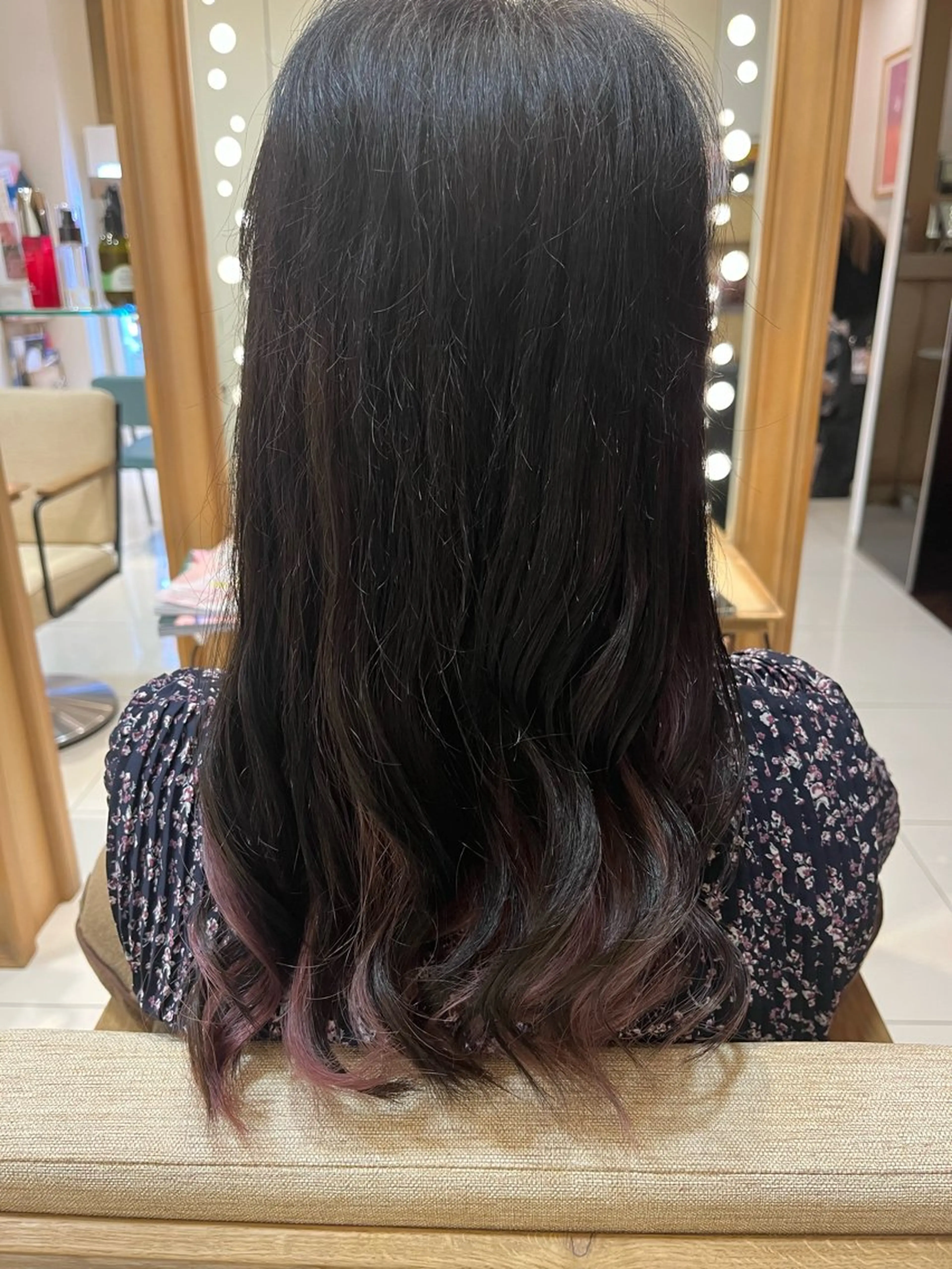 セミロング カラー ブリーチ インナーカラー ピンクカラー なつな/ 透明感カラーのヘアスタイル