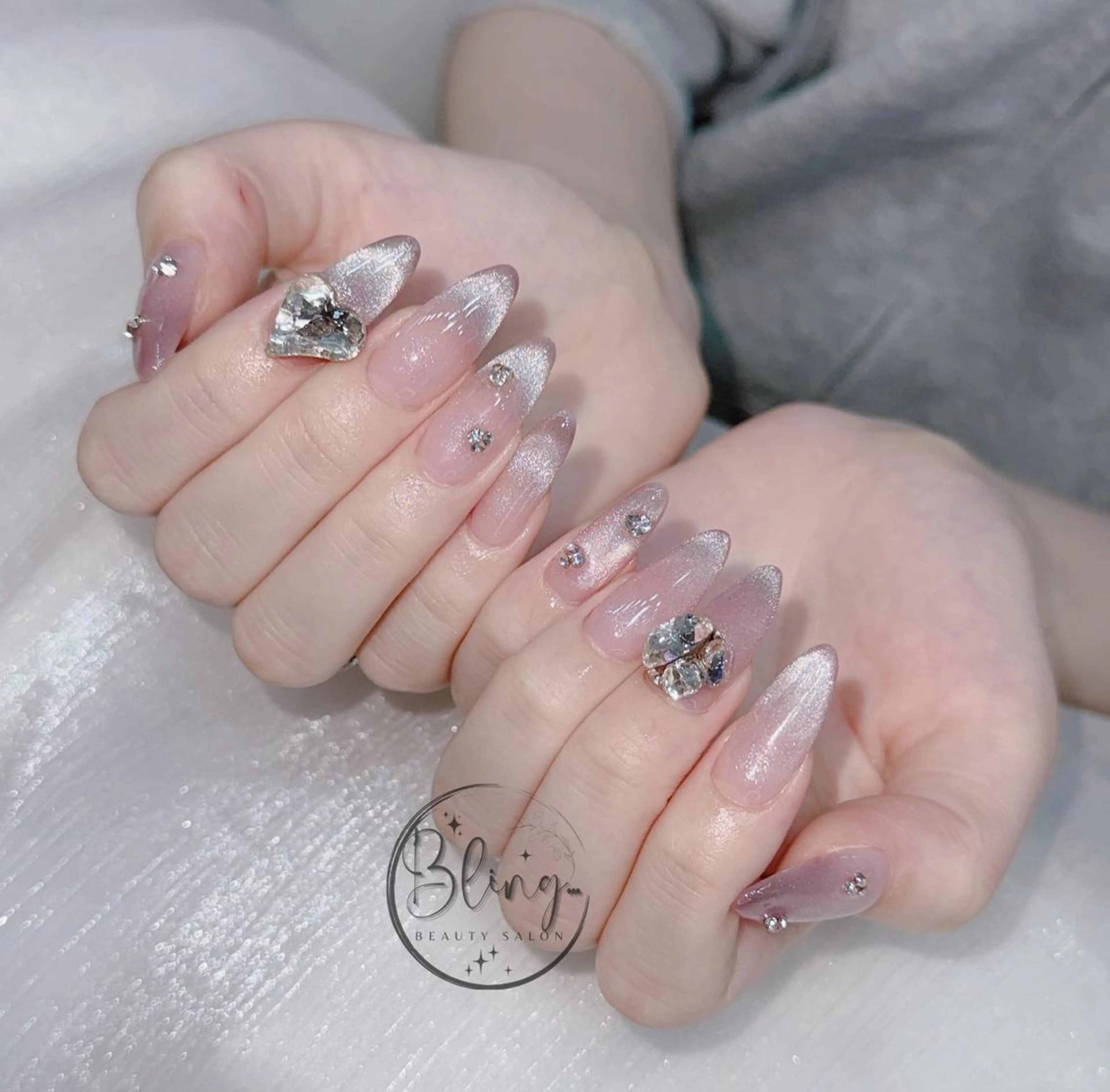 ロング 韓国風ヘア ハンドネイル Bling Salonのネイルデザイン