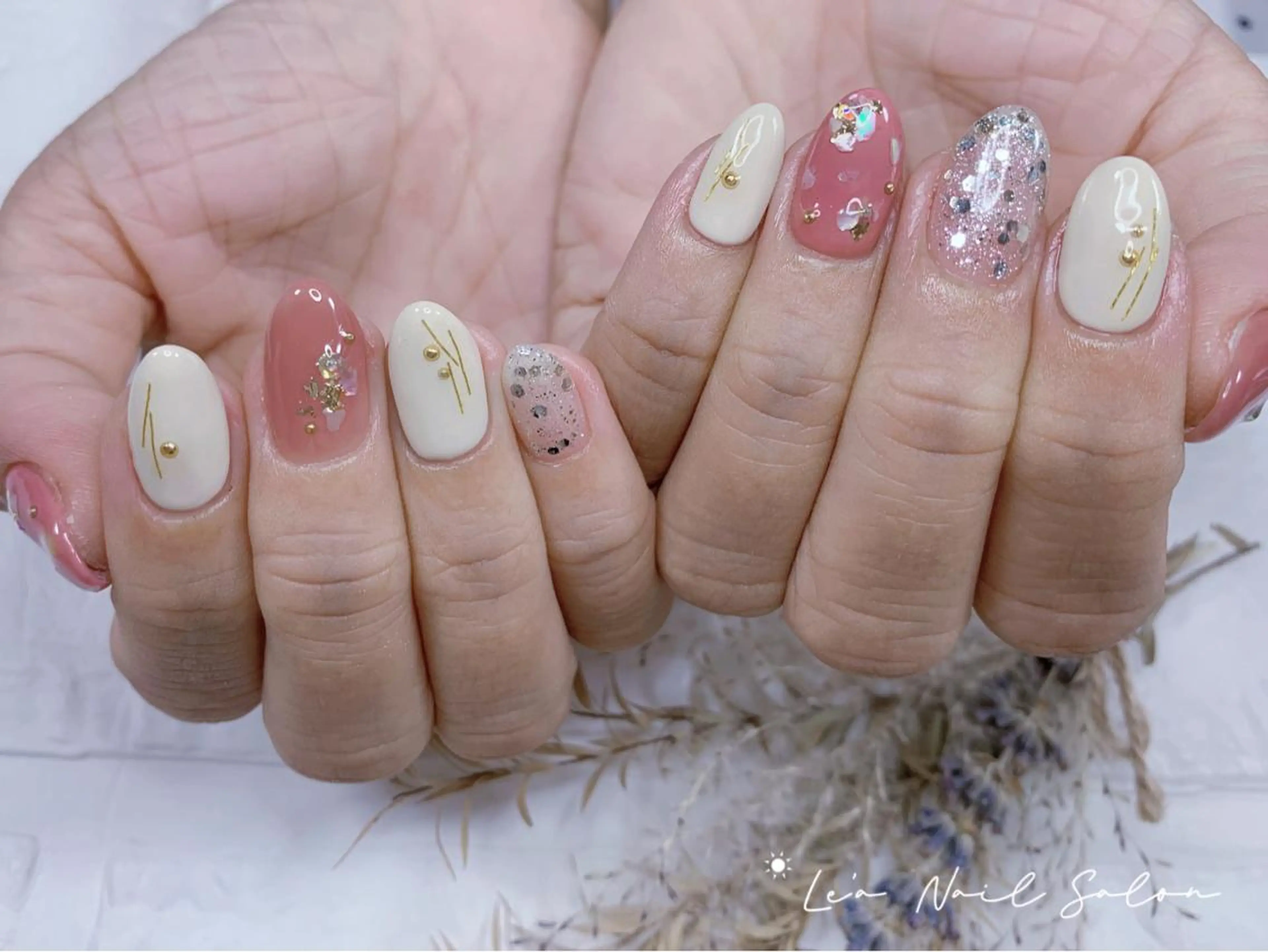 ショート カラー ネイル Lea NAILsalon所属・Le’a NailSalonのネイルデザイン